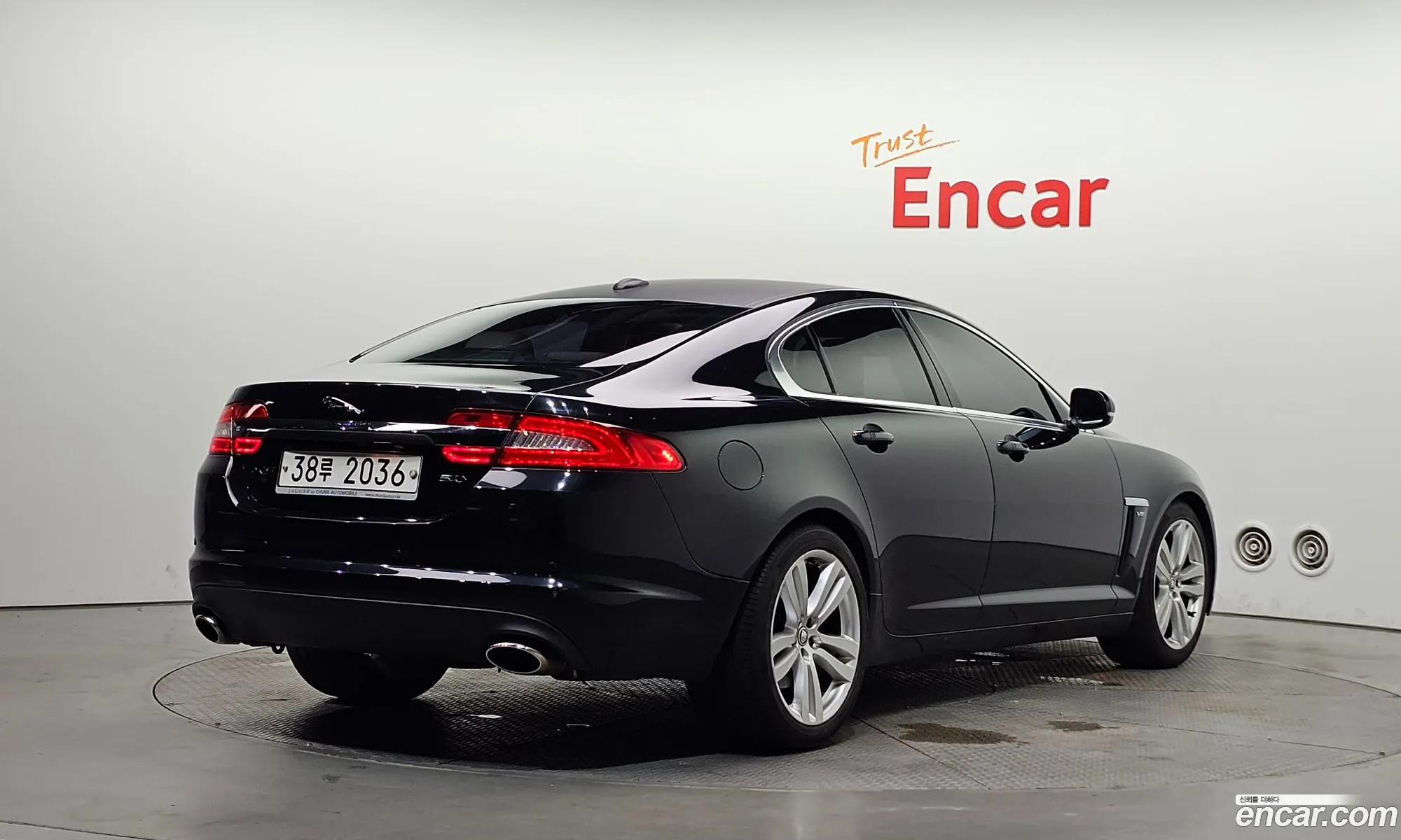 Jaguar XF 2012 — 14