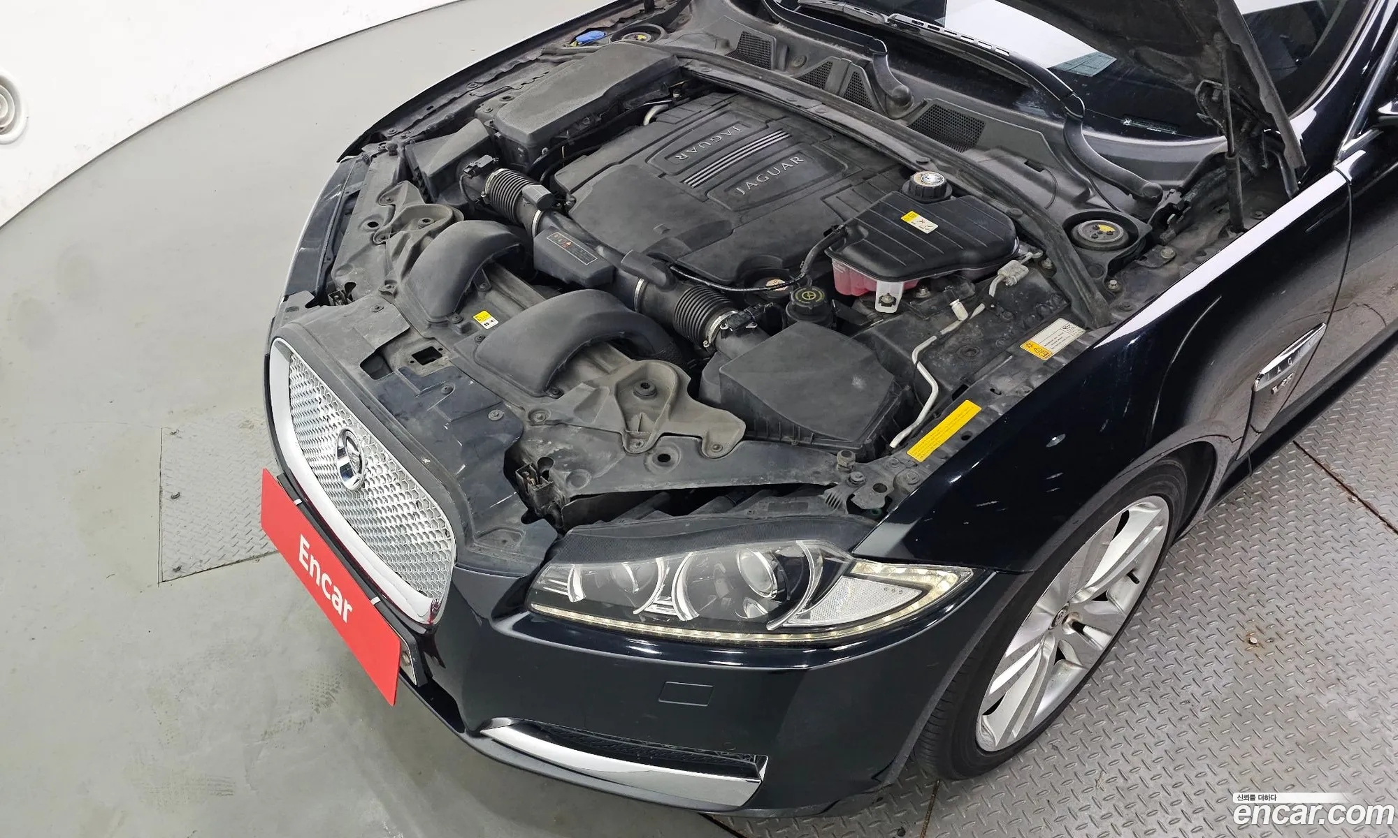 Jaguar XF 2012 — 15
