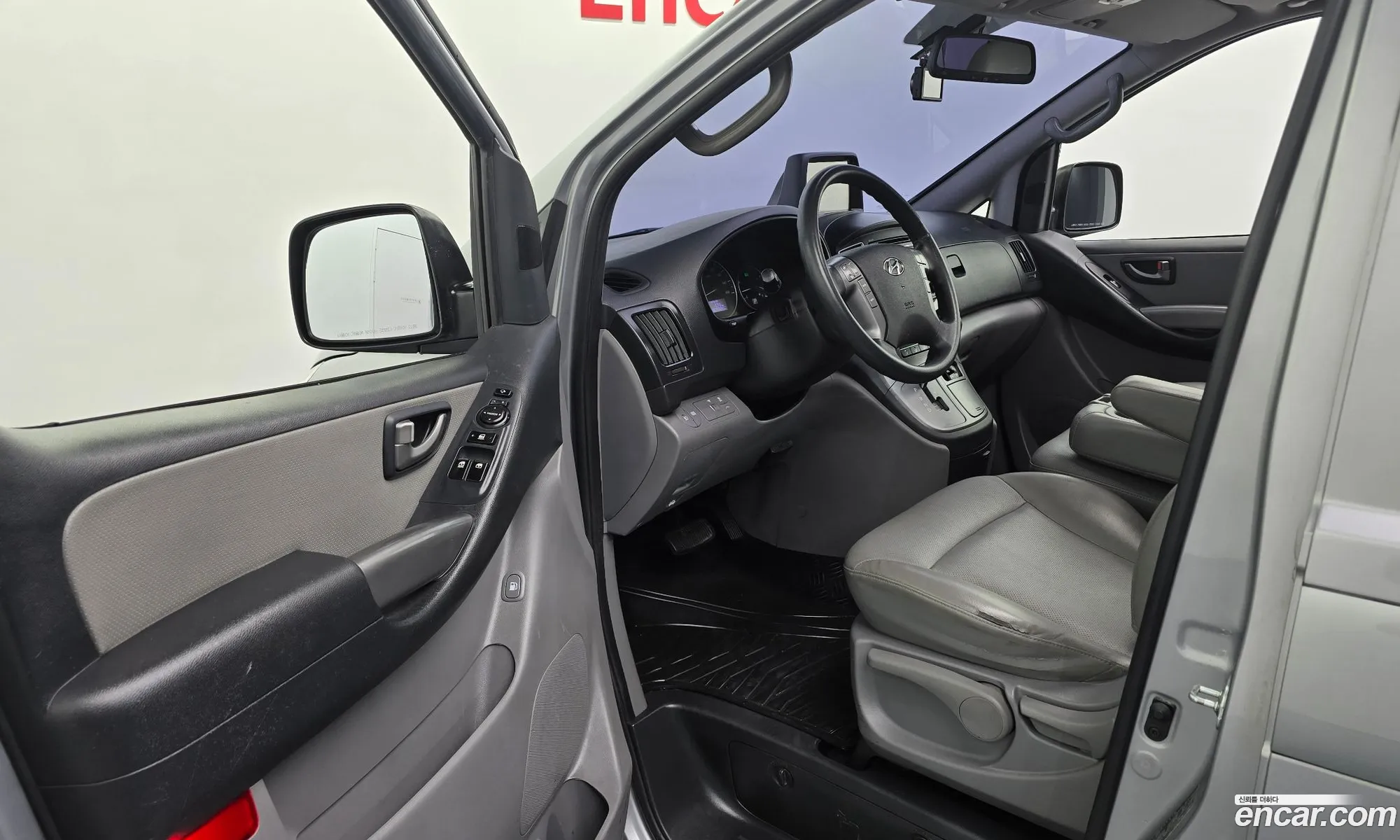 Hyundai Grand Starex 2016 — 19