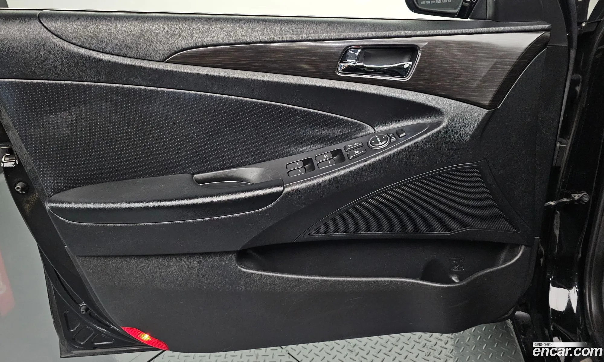Hyundai YF Sonata 2012 KMHEC41ABCA427503 — 16