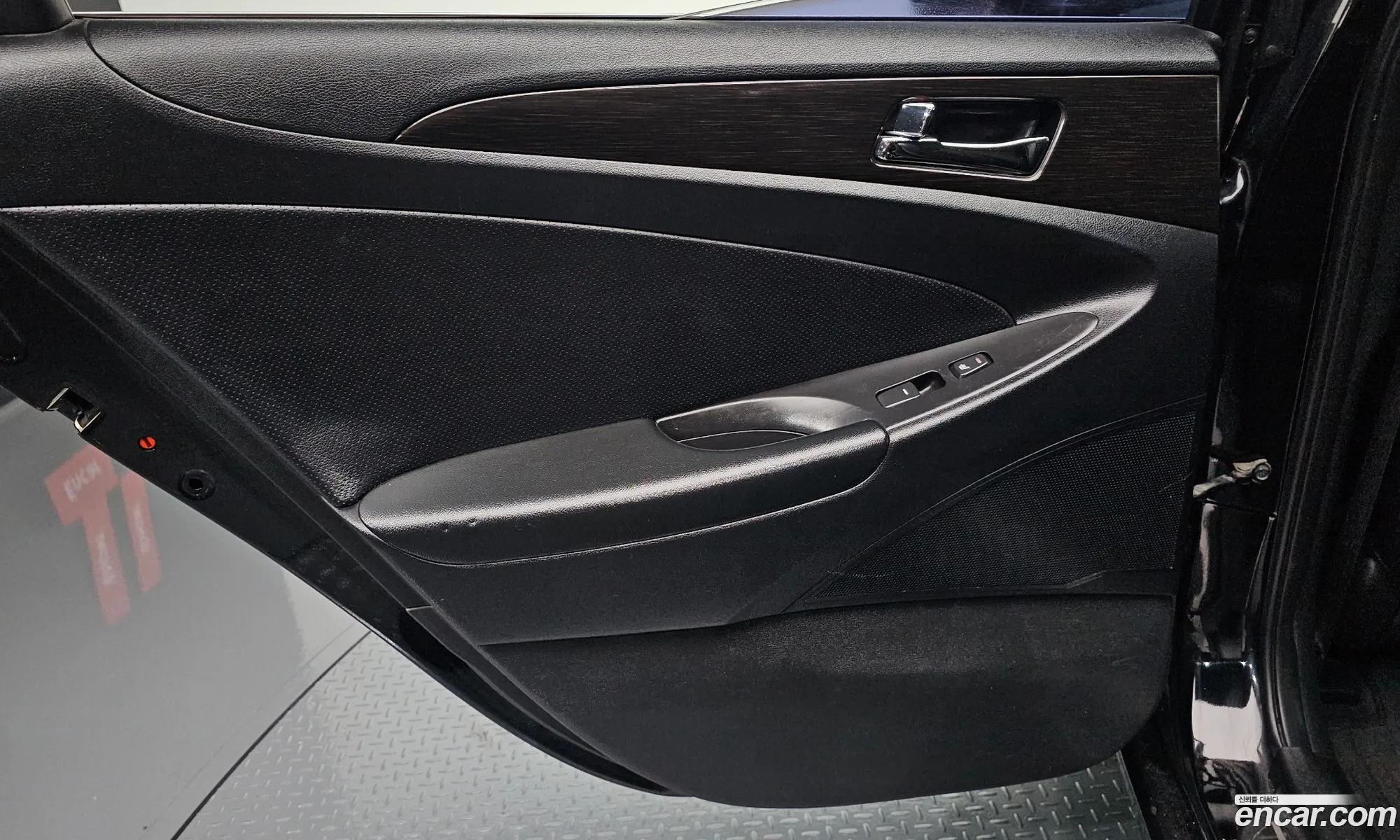 Hyundai YF Sonata 2012 KMHEC41ABCA427503 — 3