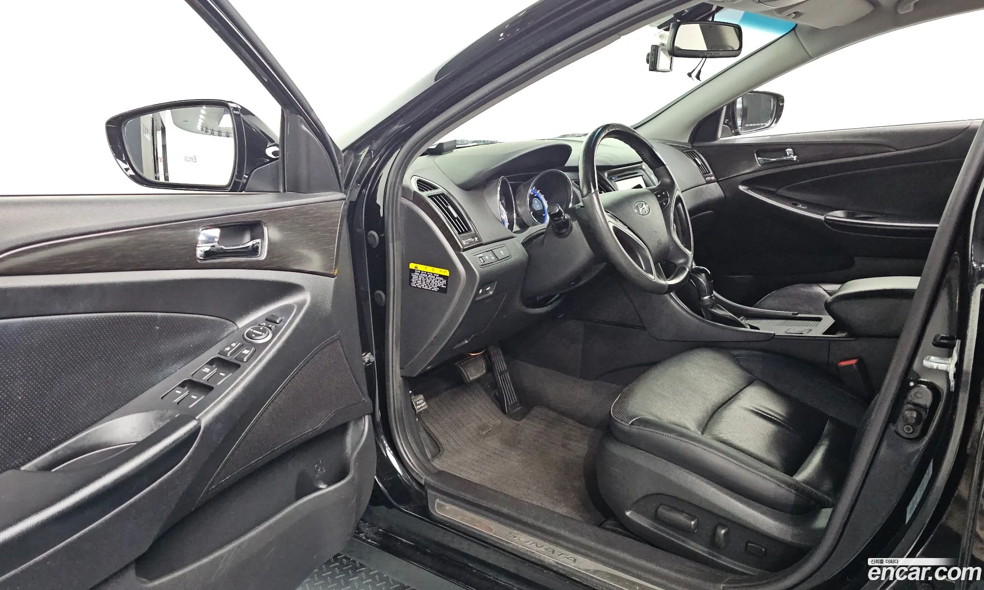 Hyundai YF Sonata 2012 KMHEC41ABCA427503 — 7