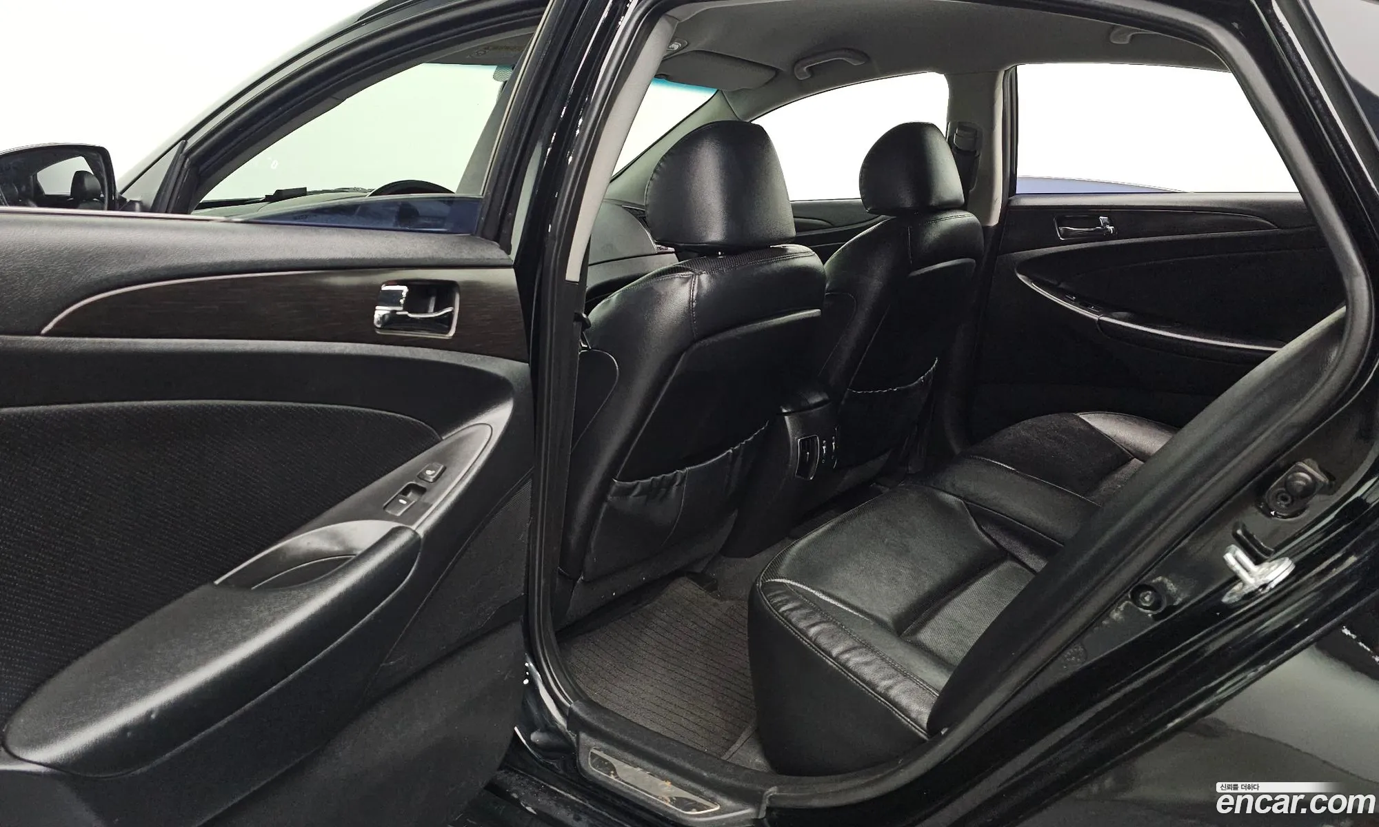 Hyundai YF Sonata 2012 KMHEC41ABCA427503 — 4