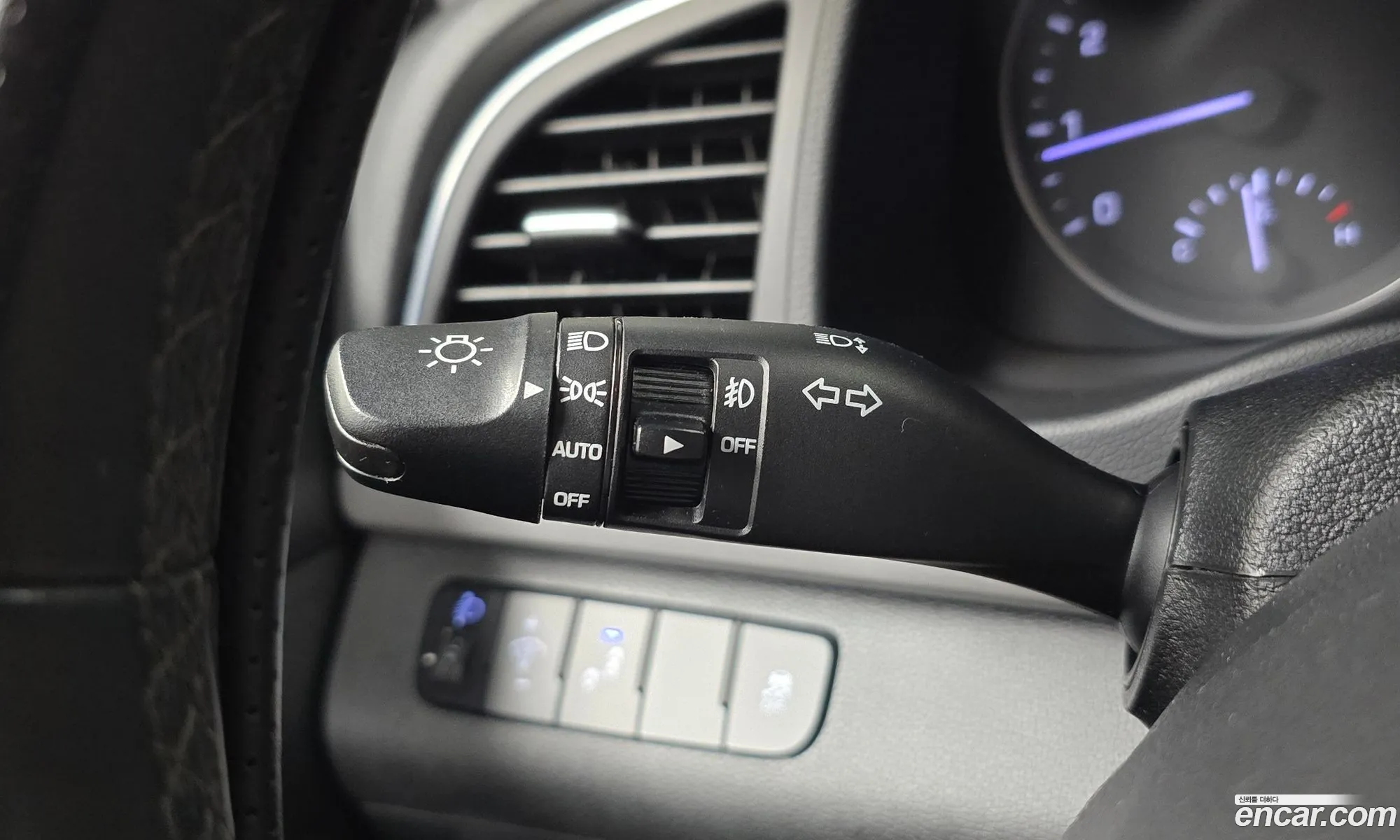 Hyundai Elantra AD 2015 — 11