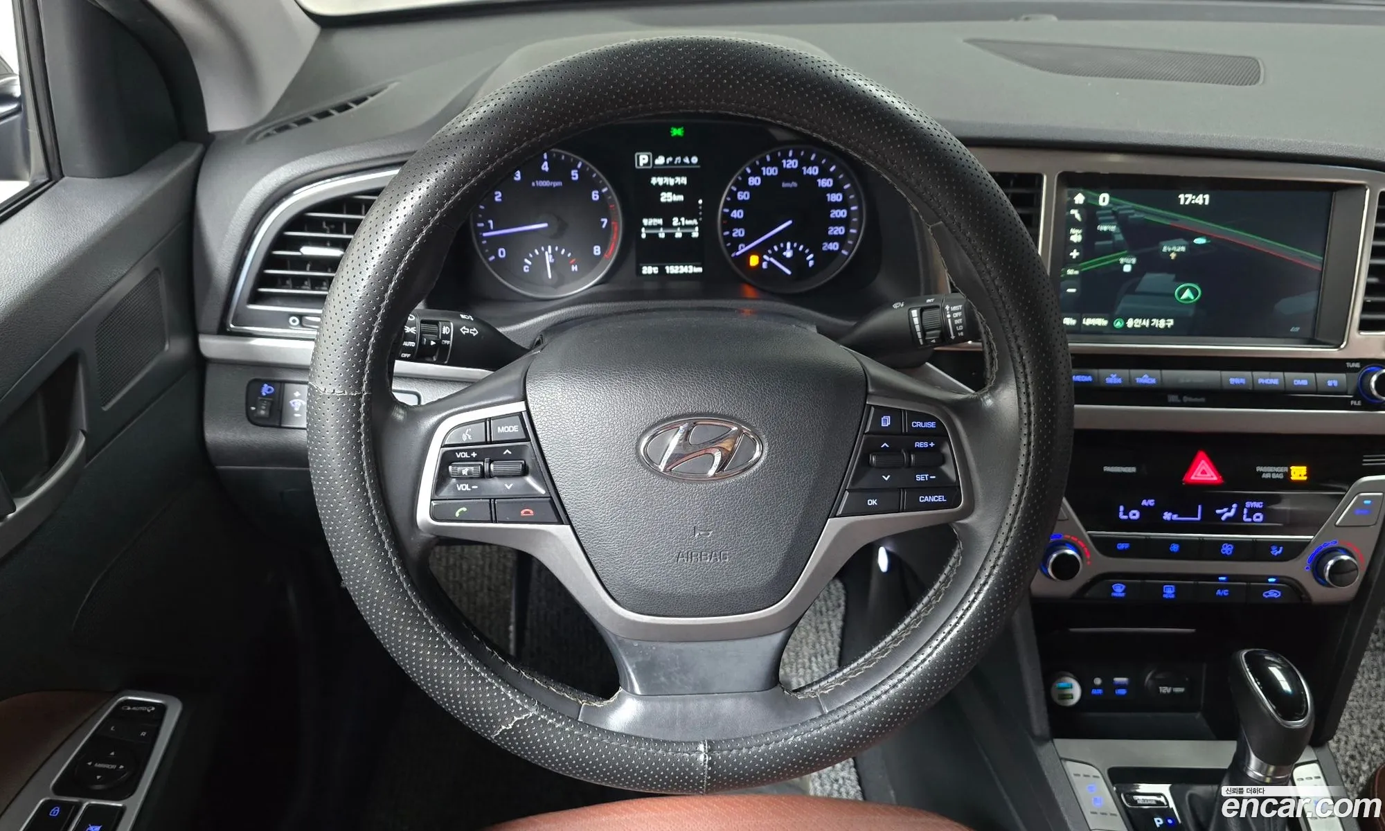 Hyundai Elantra AD 2015 — 6
