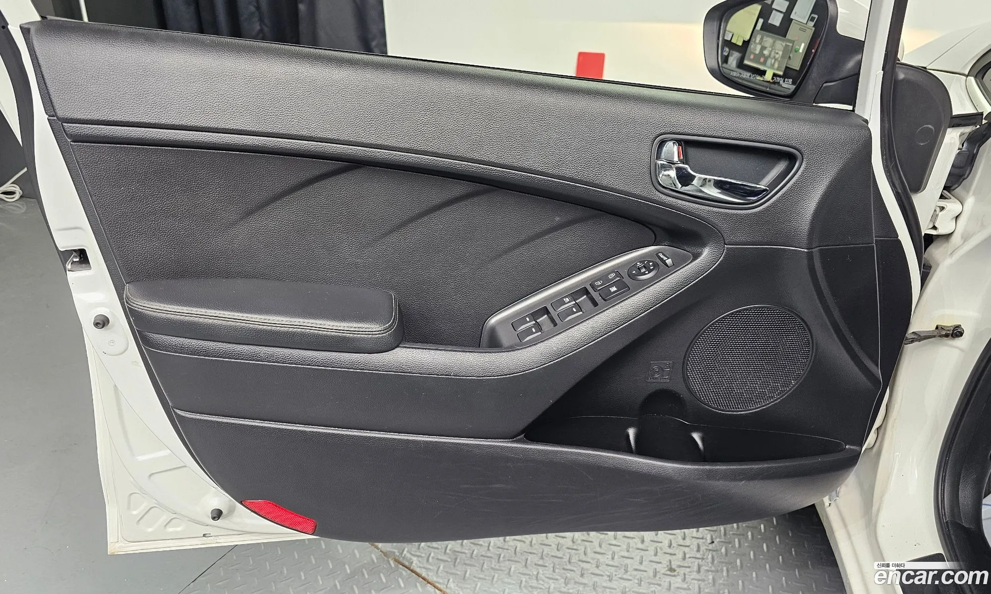 Kia K3 2012 — 10