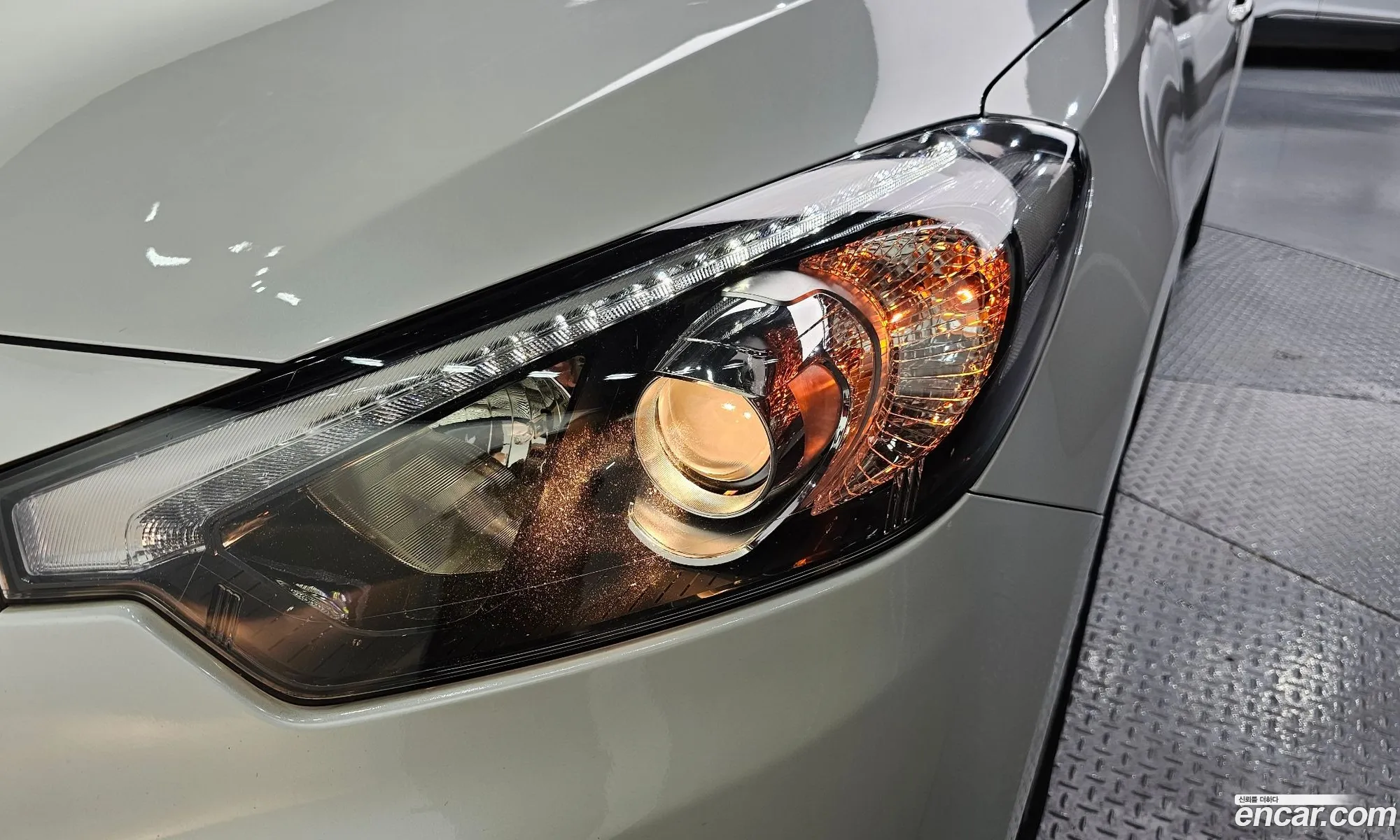 Kia K3 2012 — 16