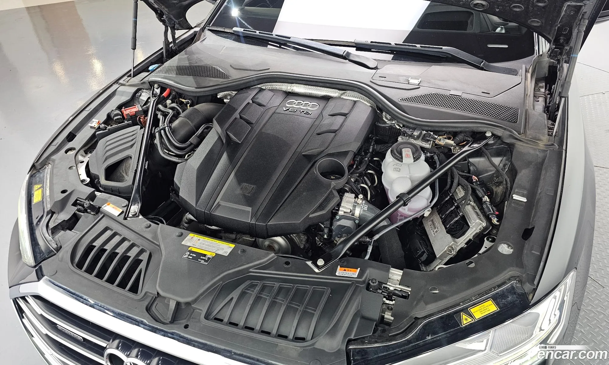 Audi A8 2021 WAUZZZF84MN001768 — 31