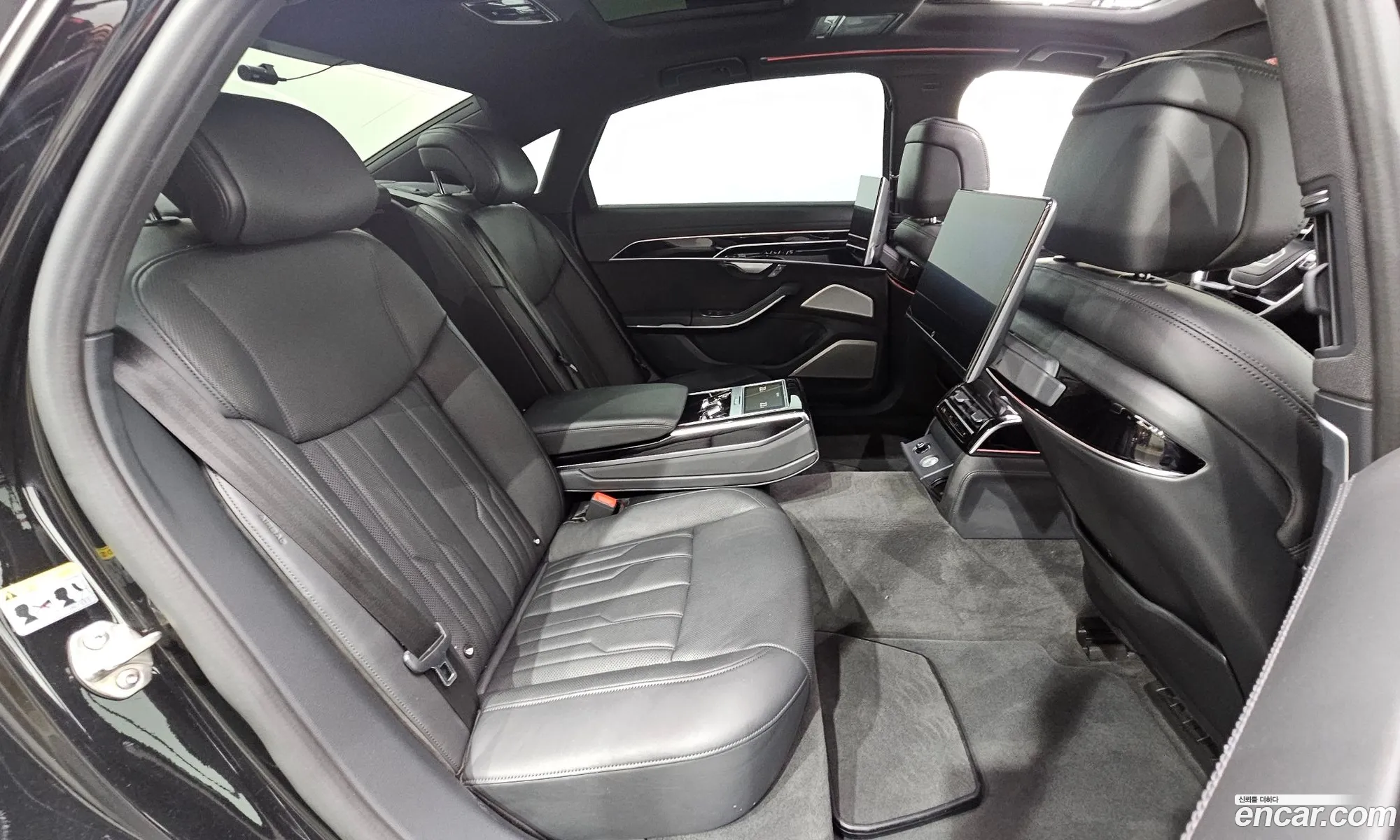 Audi A8 2021 WAUZZZF84MN001768 — 10