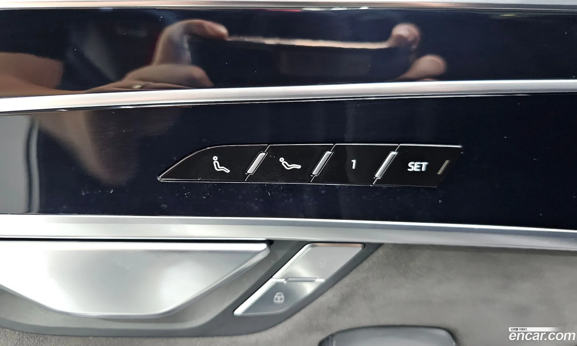 Audi A8 2021 WAUZZZF84MN001768 — 18