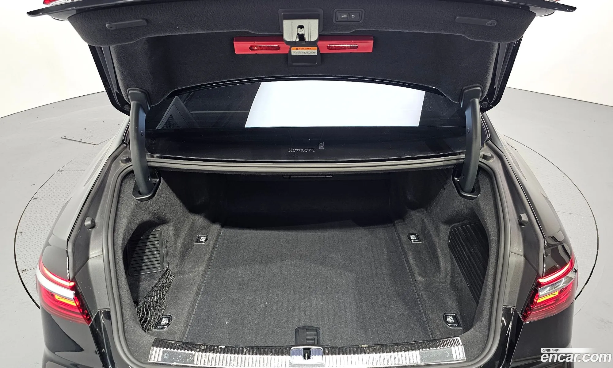 Audi A8 2021 WAUZZZF84MN001768 — 24