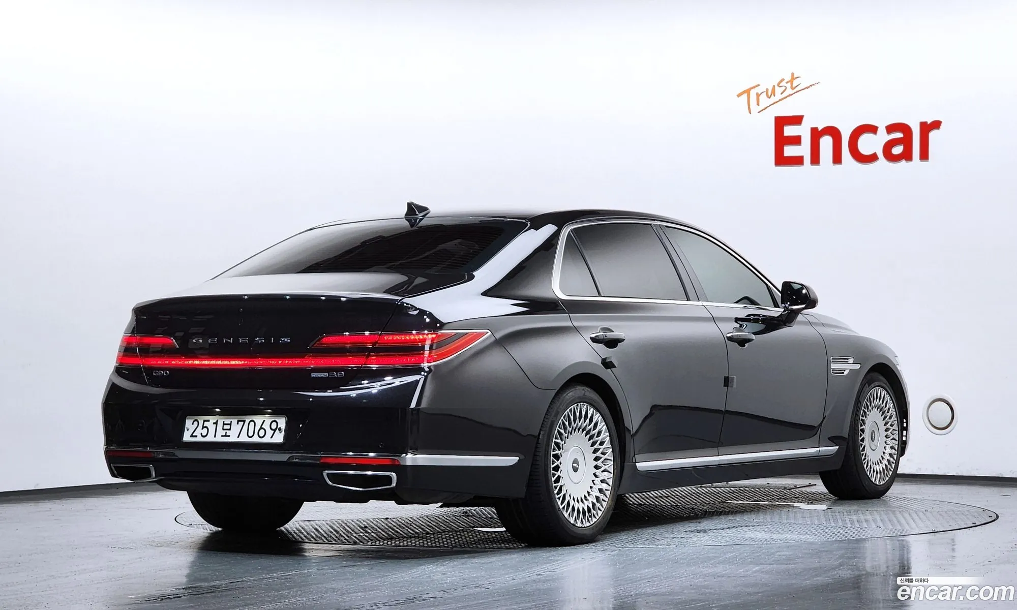 Genesis G90 2019 KMHG341DDKU067751 — 14
