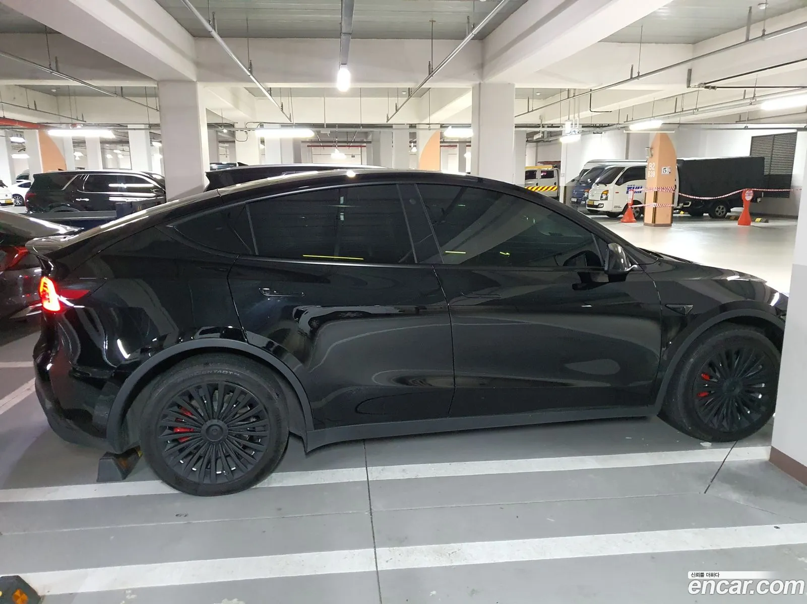 Tesla Model Y 2022 — 6