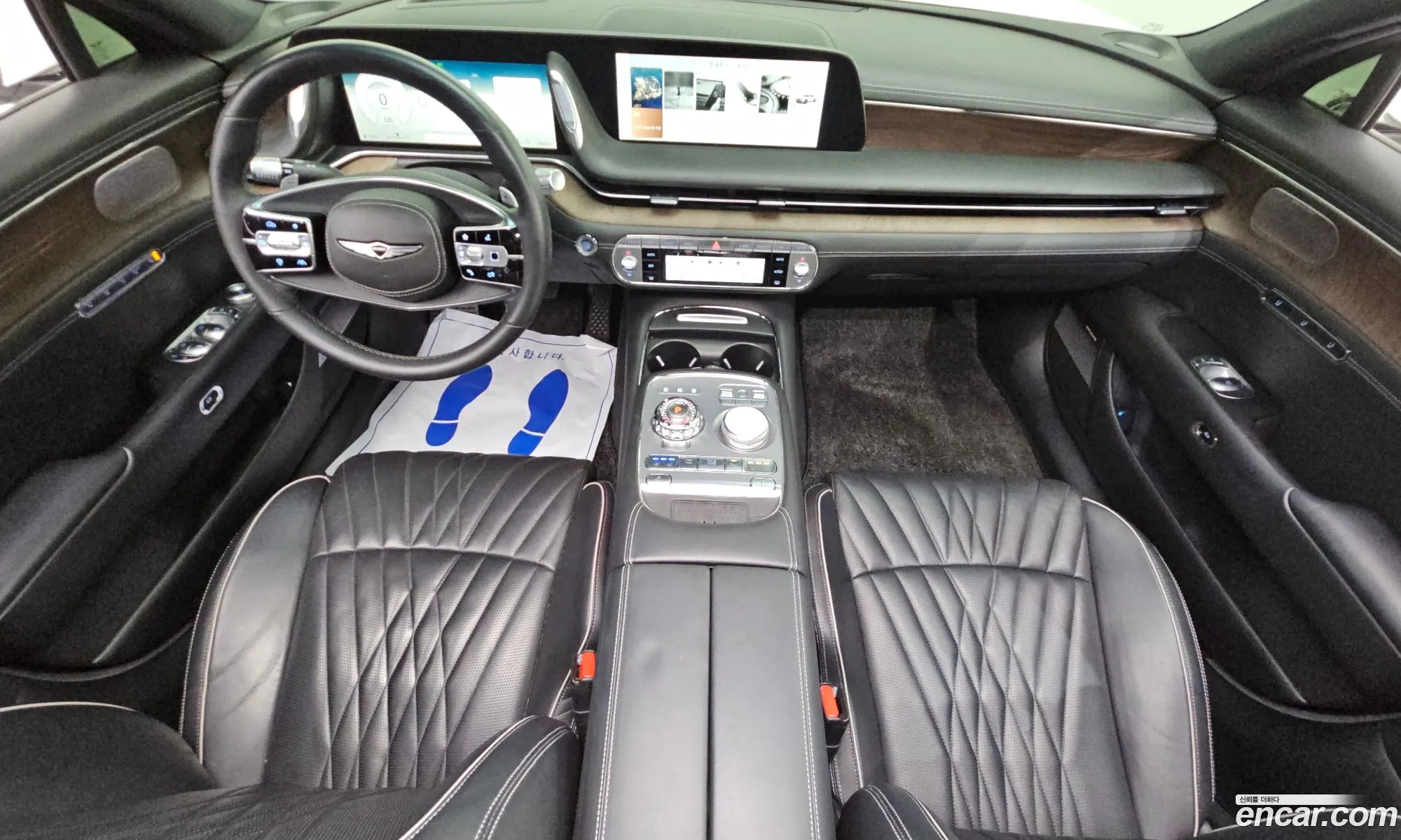 Genesis G90 2022 KMTFA41DDNU008879 — 2