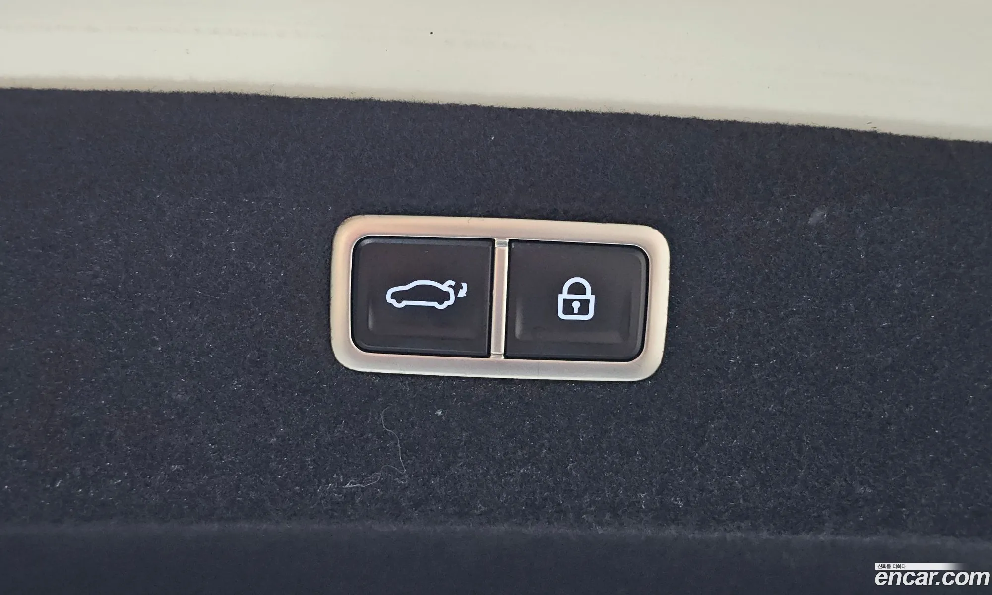 Genesis G90 2022 KMTFA41DDNU008879 — 7