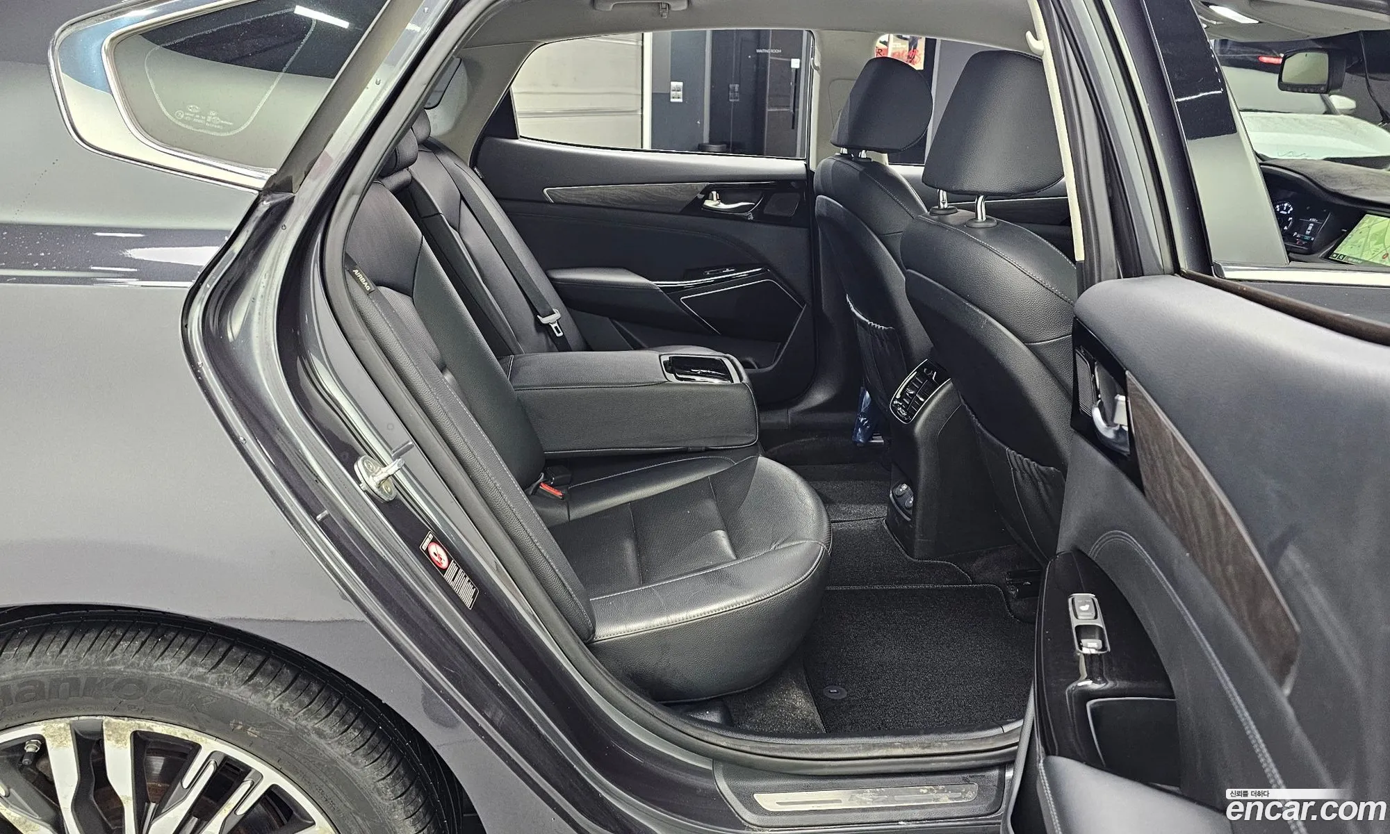 Kia K7 Premier 2019 KNALC41BBLA202839 — 8