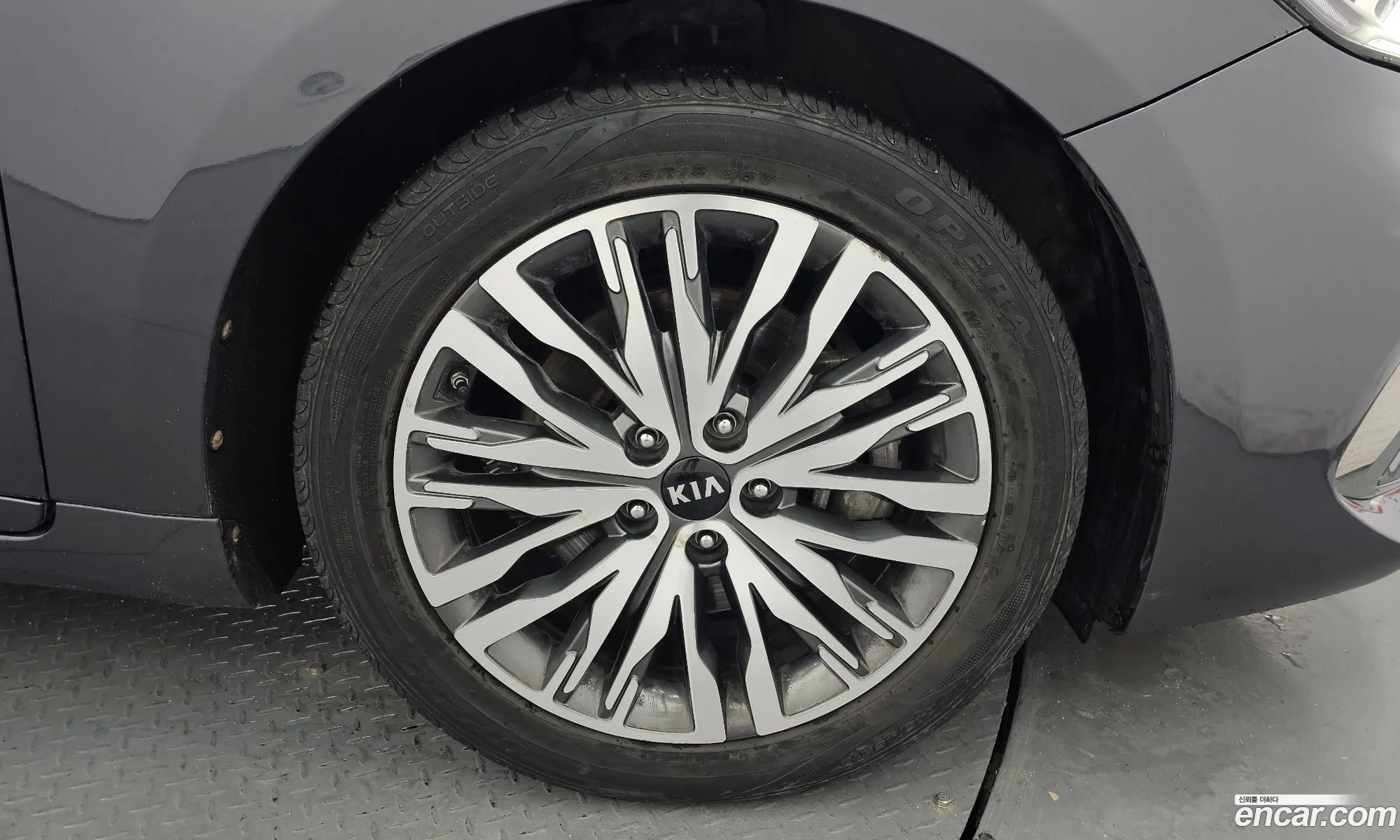 Kia K7 Premier 2019 KNALC41BBLA202839 — 18