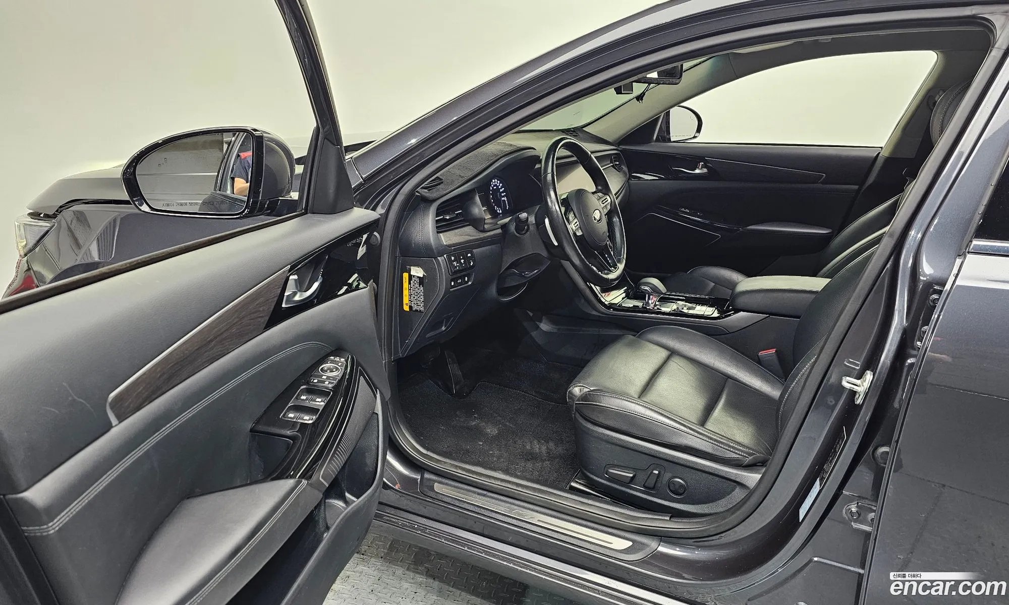 Kia K7 Premier 2019 KNALC41BBLA202839 — 19