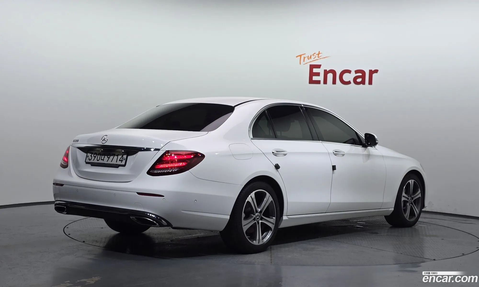 Mercedes-Benz E-Class W213 2017 — 19