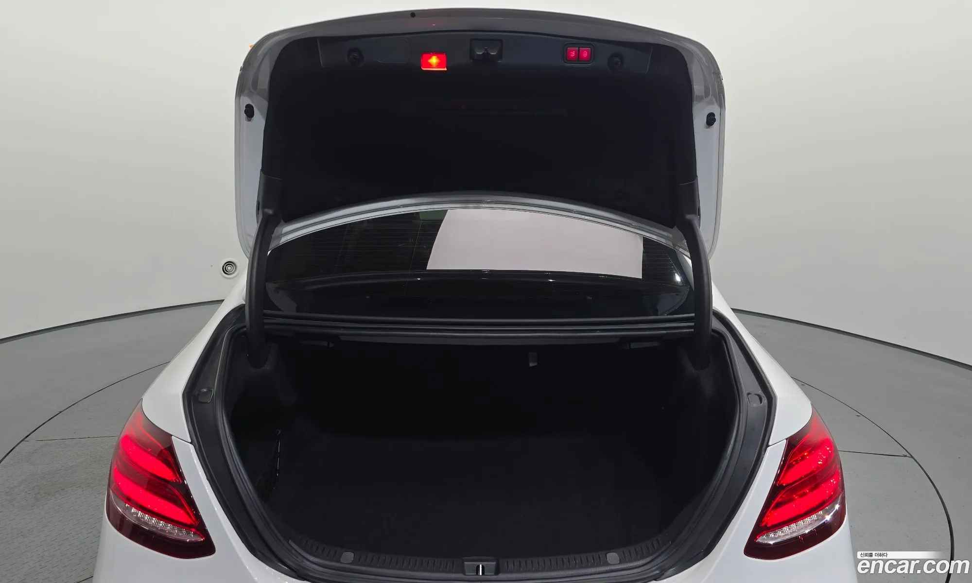 Mercedes-Benz E-Class W213 2017 — 14