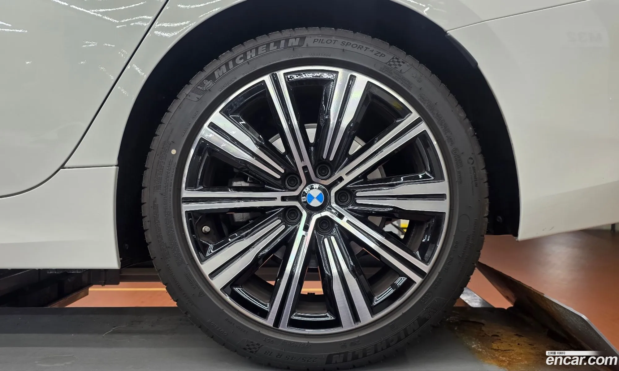 BMW 3 Series 2025 — 4