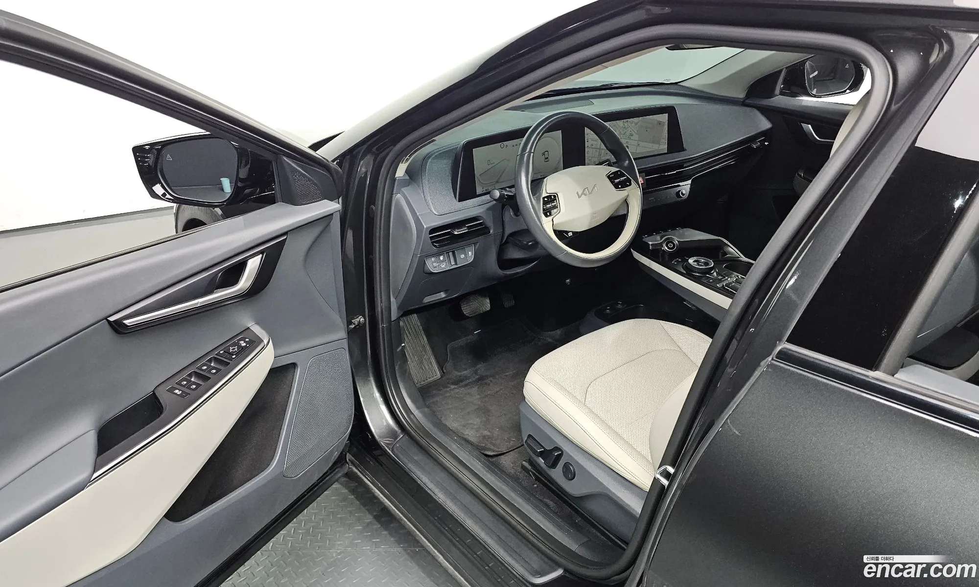Kia EV6 2022 KNAC281CPNA047447 — 12