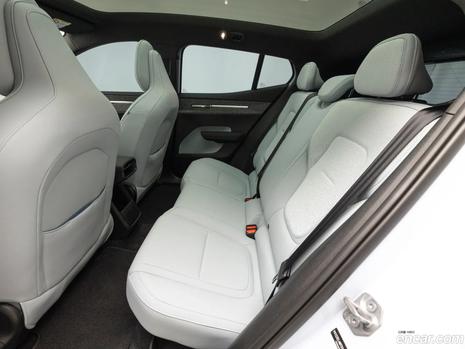 Volvo EX30 2025 — 4