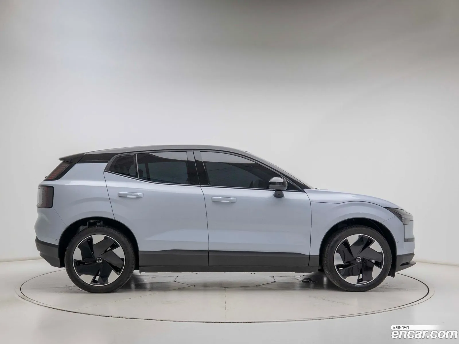 Volvo EX30 2025 — 16