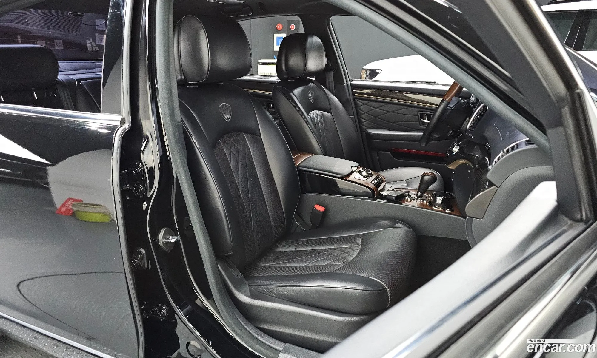 KG Mobility (SsangYong) Chairman W