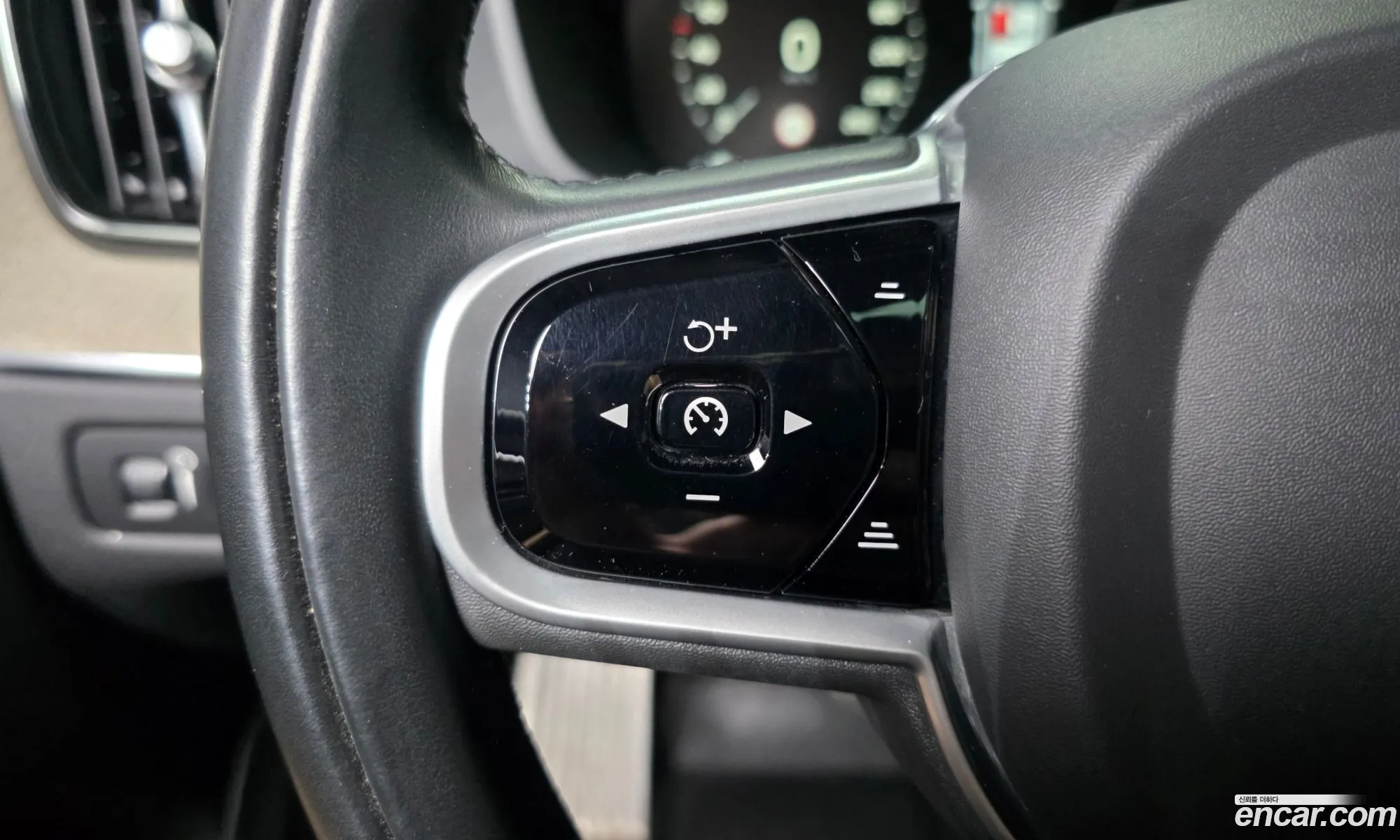 Volvo XC60 2020 — 6