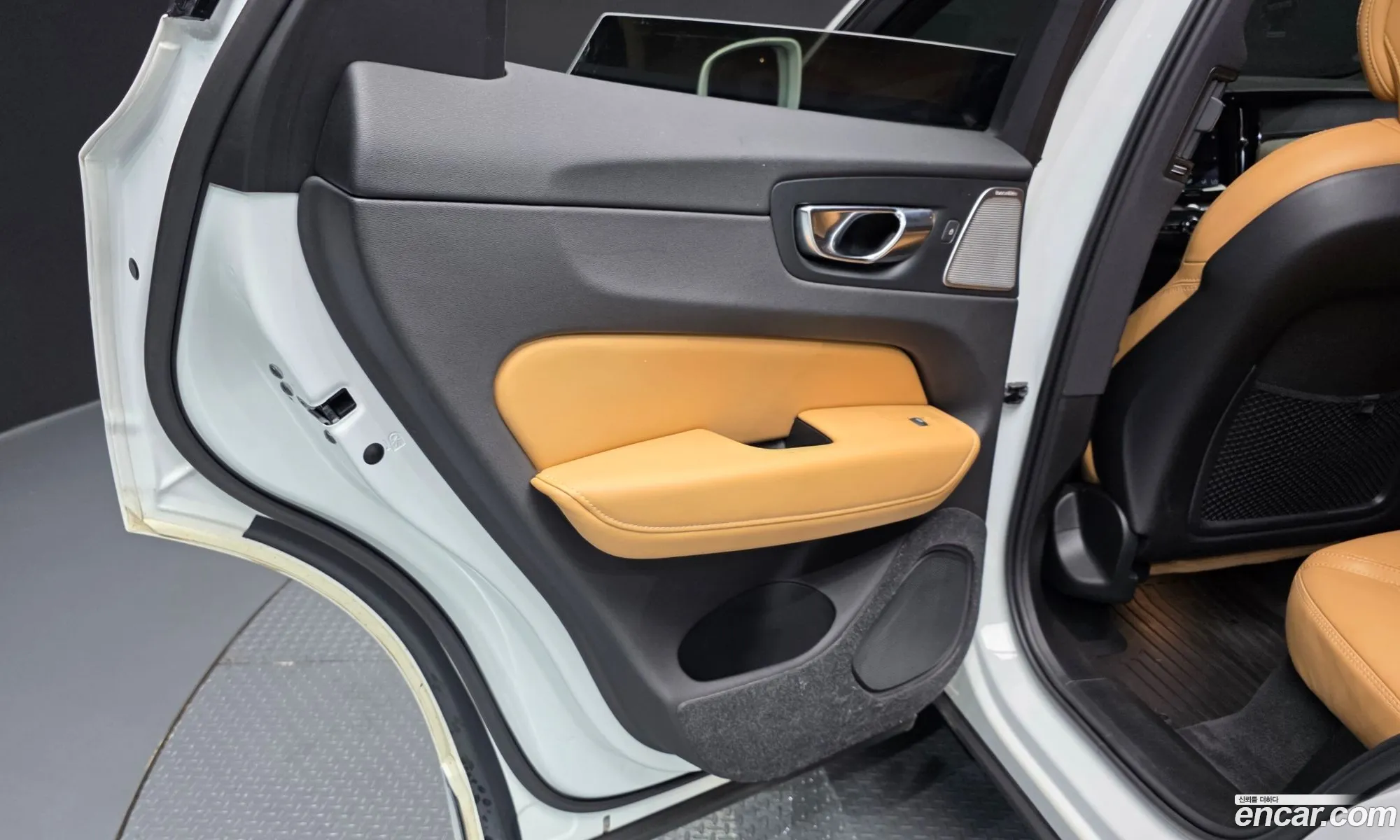 Volvo XC60 2020 — 5