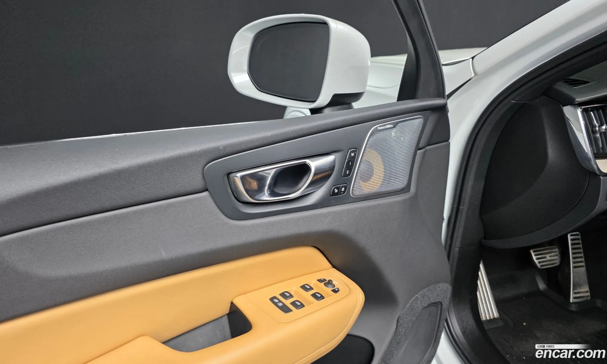 Volvo XC60 2020 — 26