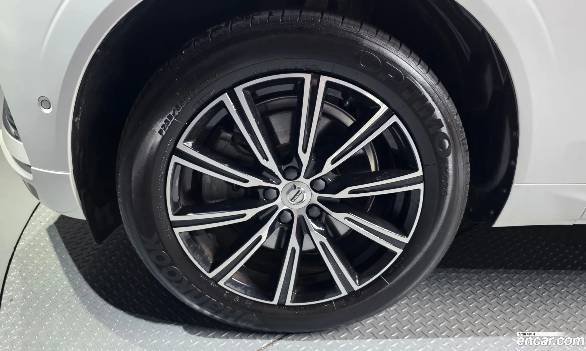Volvo XC60 2020 — 36