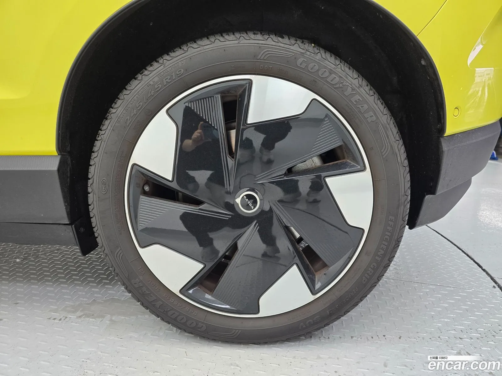 Volvo EX30 2025 — 4