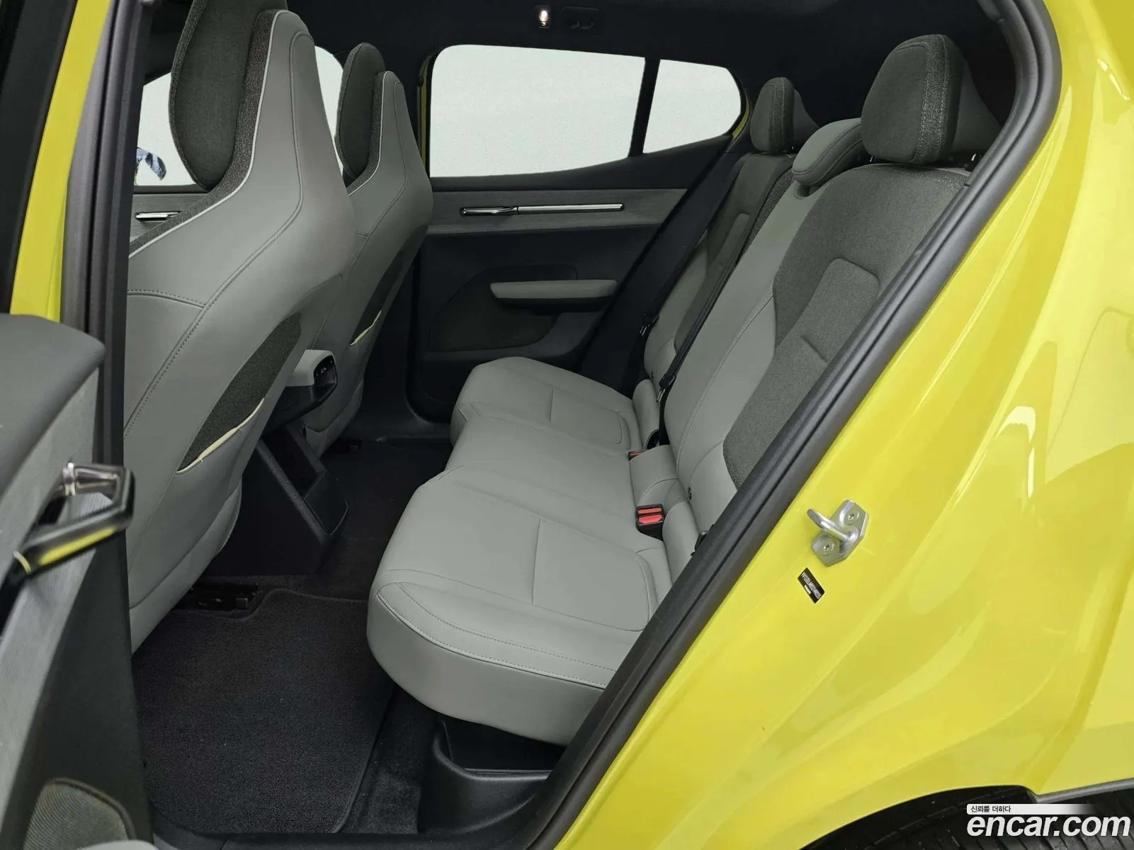 Volvo EX30 2025 — 18