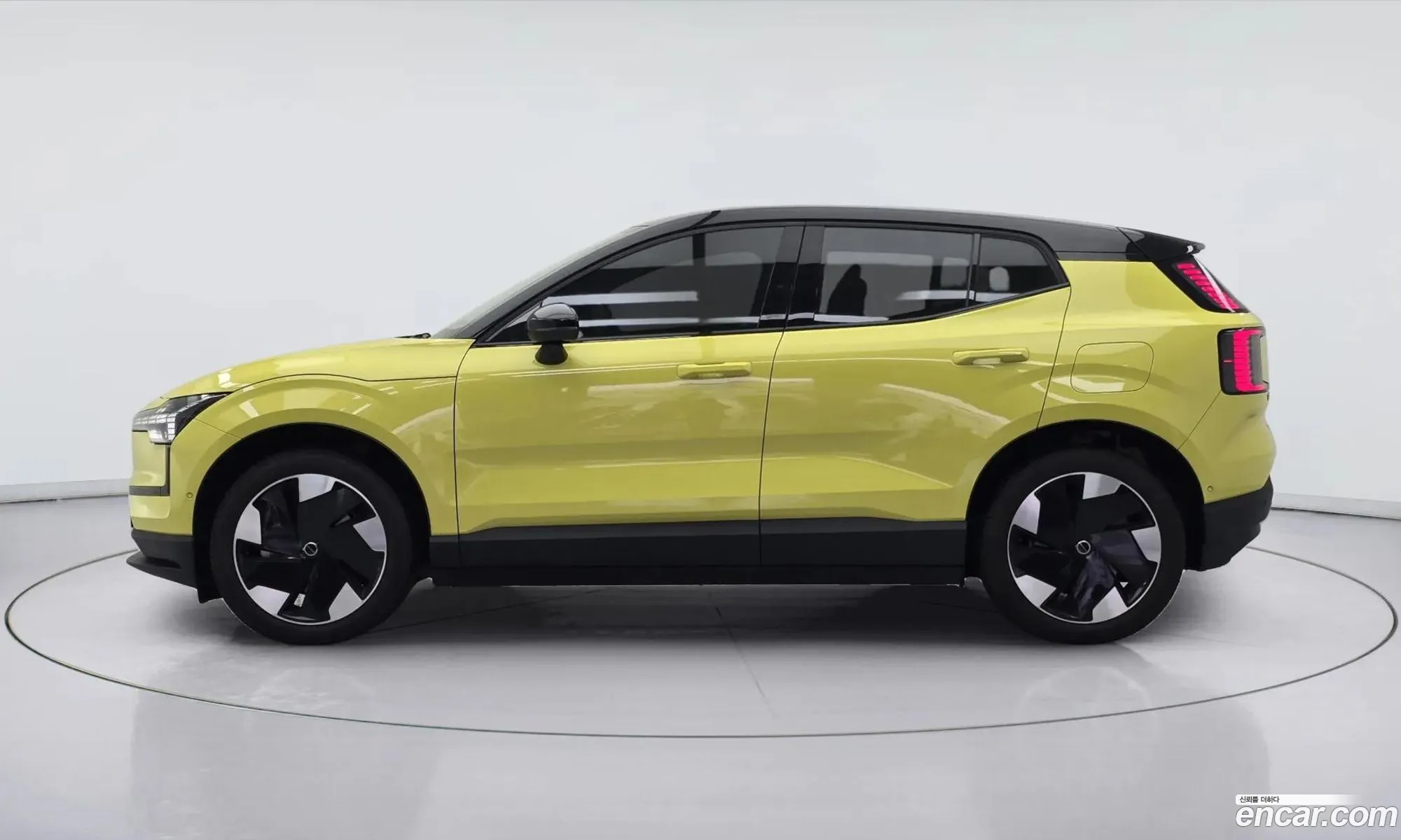 Volvo EX30 2025 — 17
