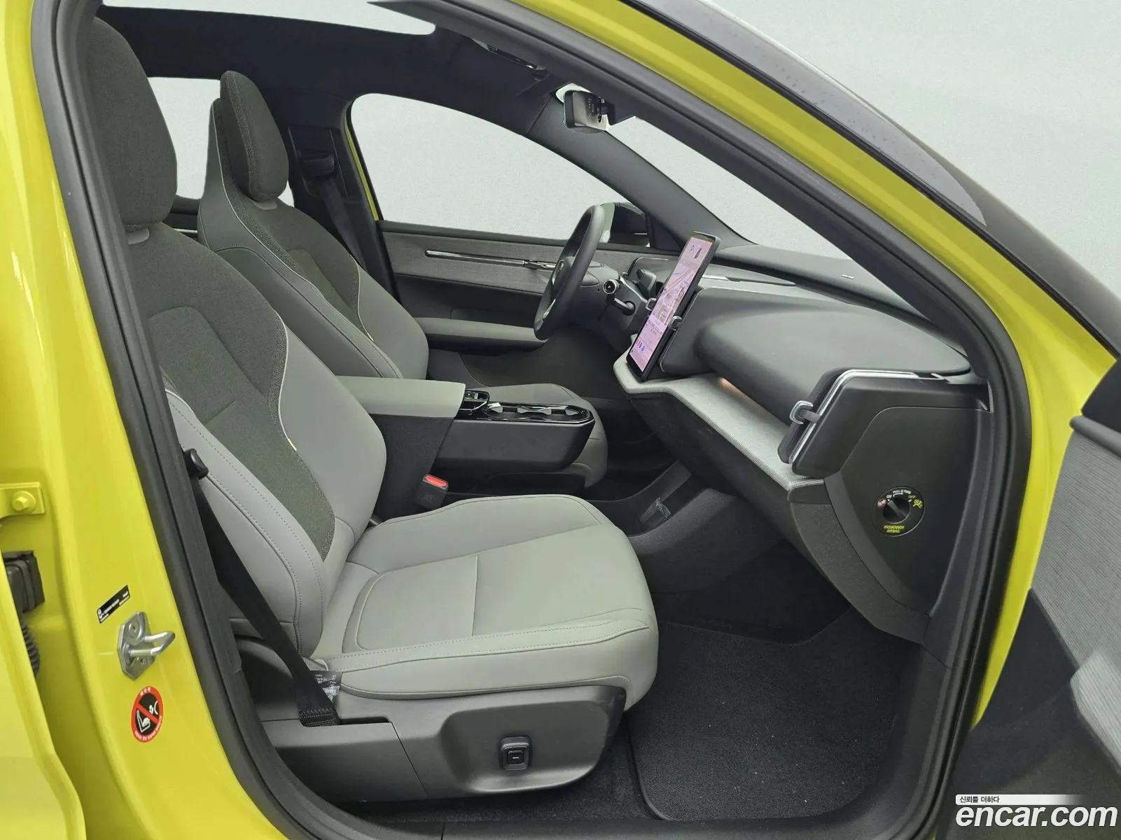 Volvo EX30 2025 — 13