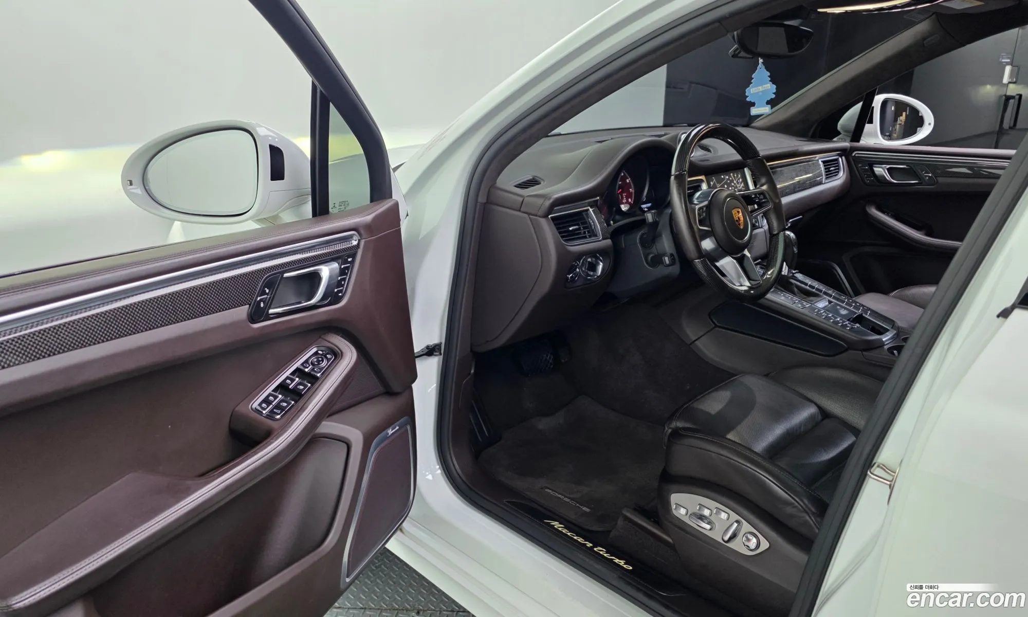 Porsche Macan 2018 WP1AF295XJLB67266 — 16