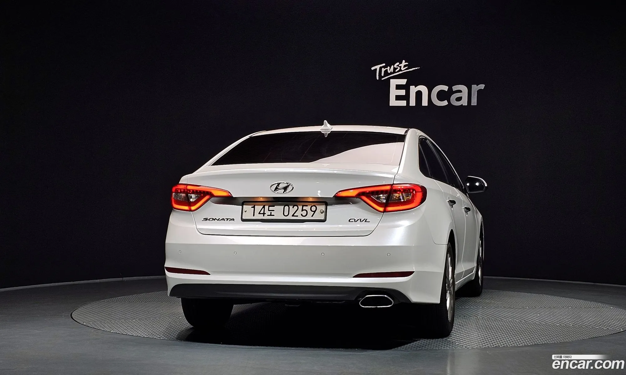 Hyundai LF Sonata 2016 — 18