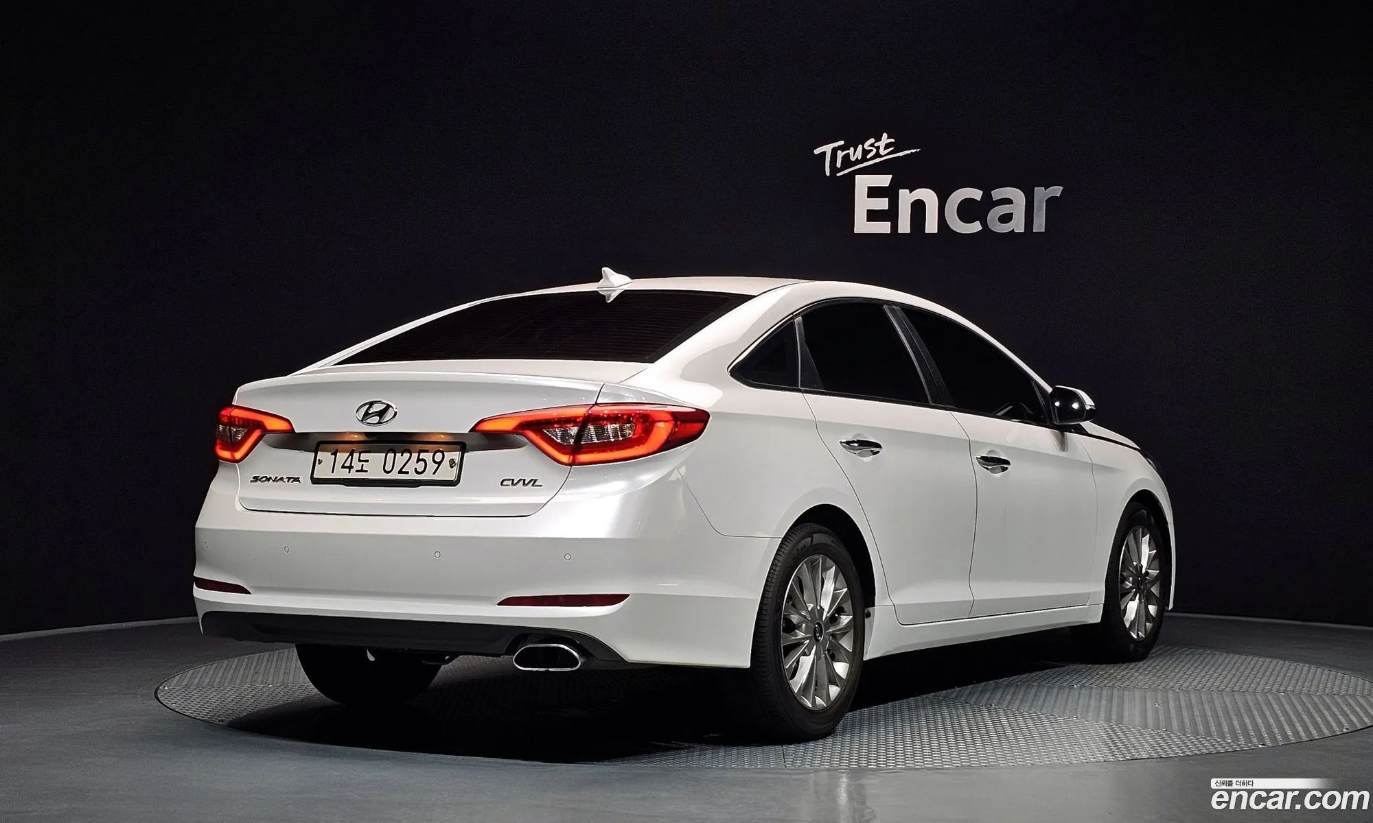 Hyundai LF Sonata 2016 — 19