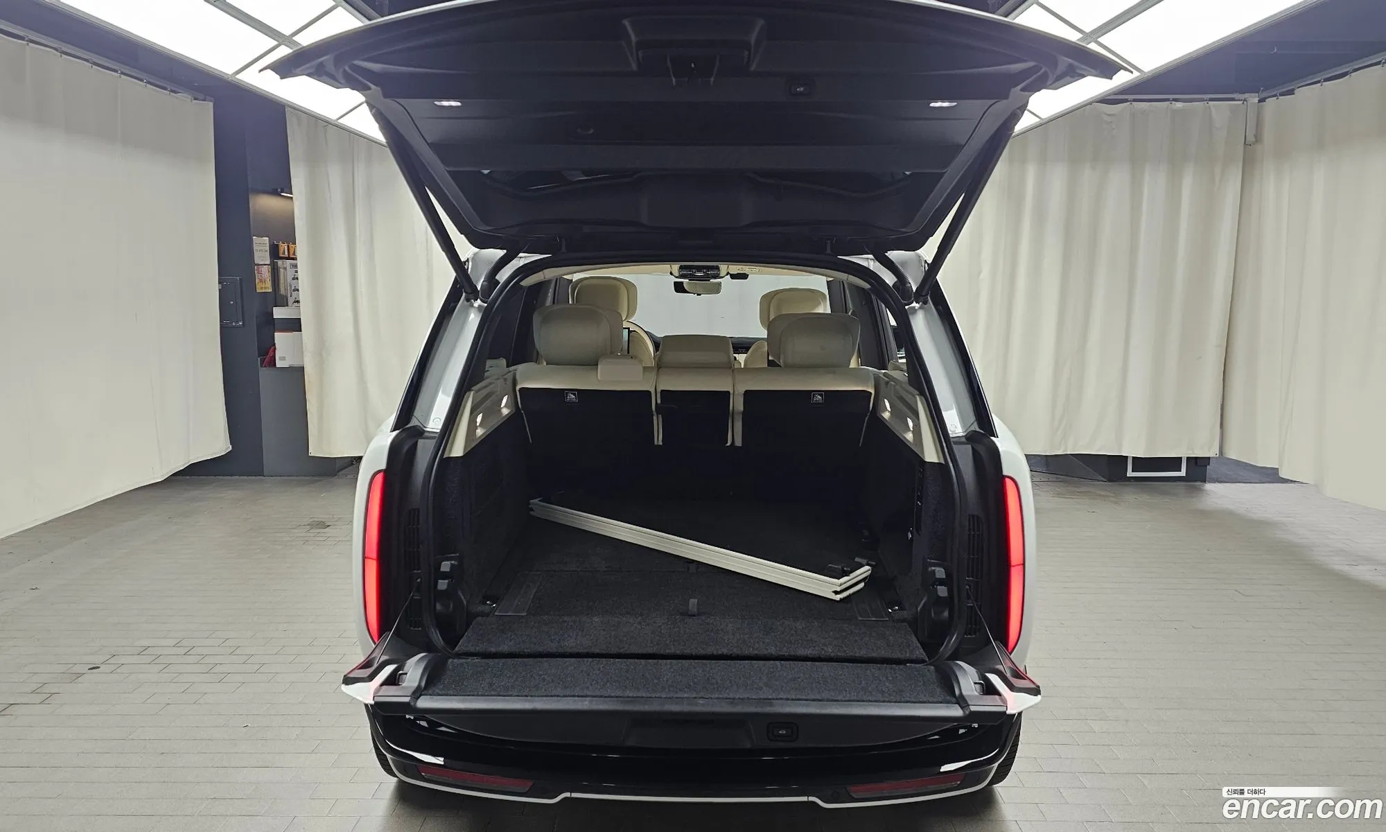 Land Rover Range Rover 2023 SALKA9B72PA025113 — 3