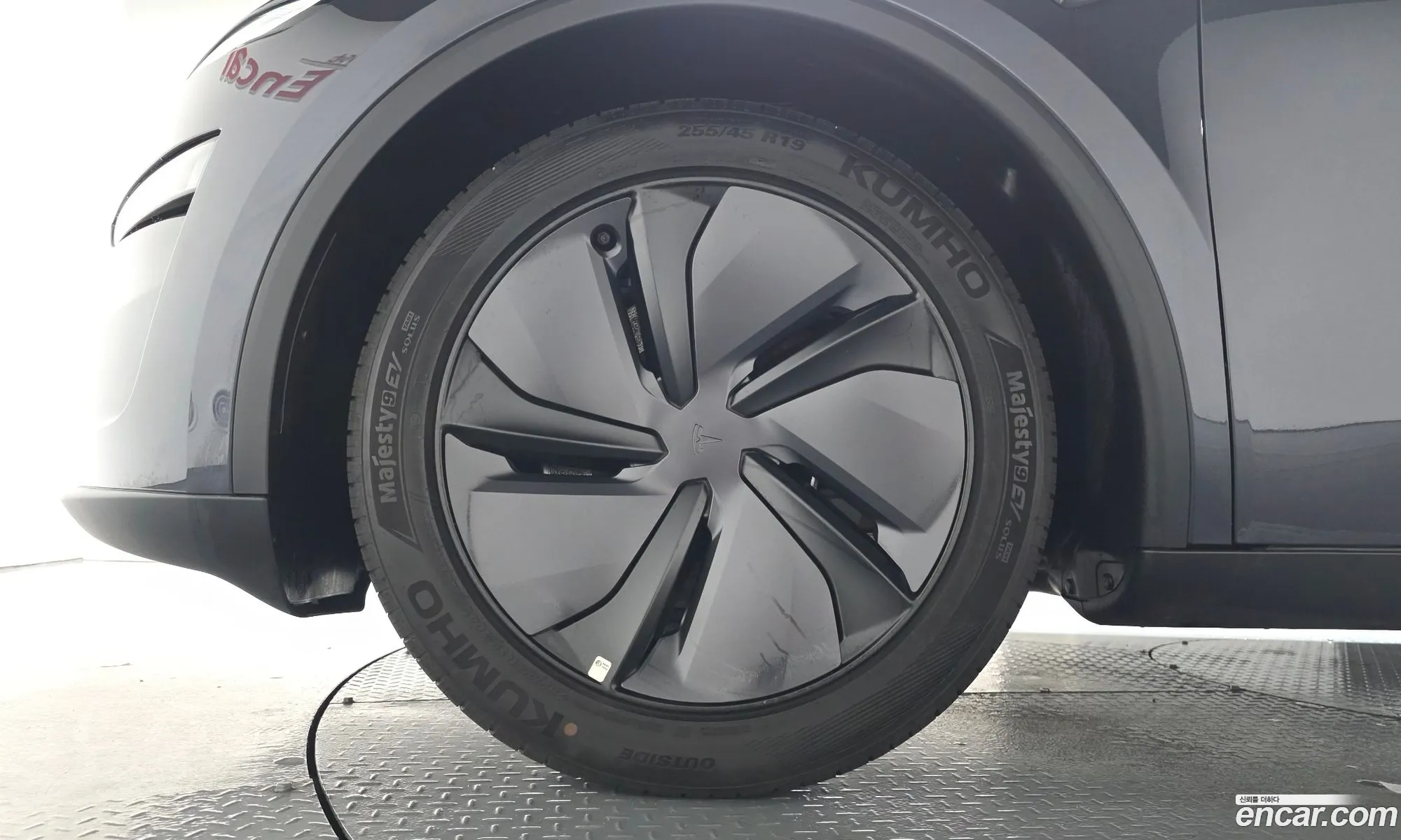 Tesla Model Y 2025 LRWYGCFJ0SC213139 — 25