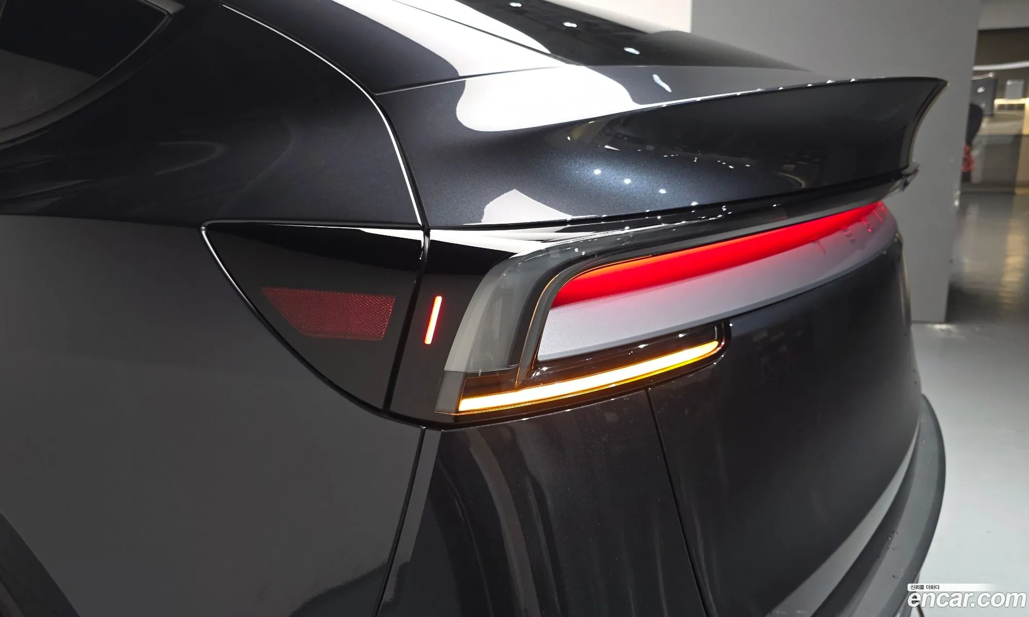 Tesla Model Y 2025 LRWYGCFJ0SC213139 — 14