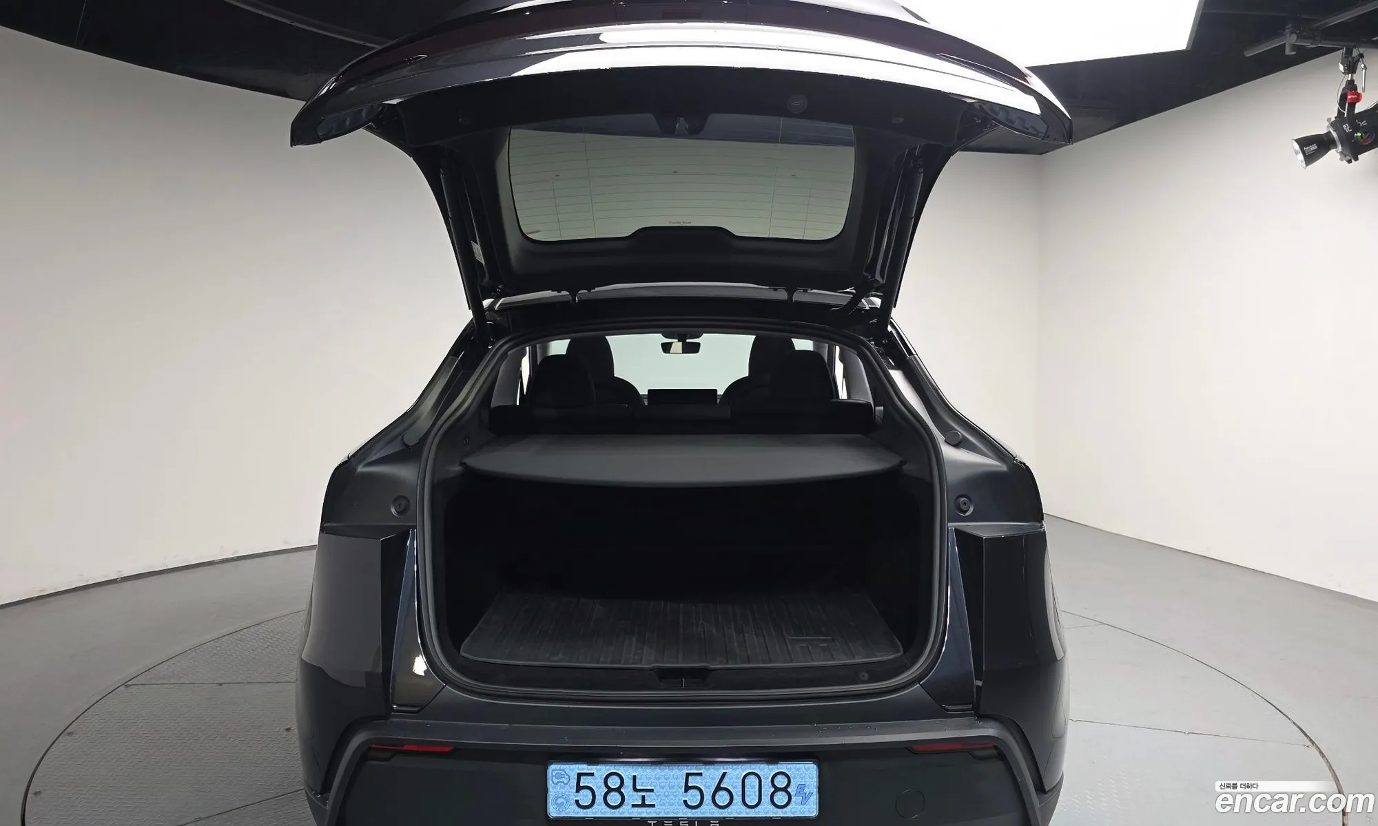 Tesla Model Y 2025 LRWYGCFJ0SC213139 — 18