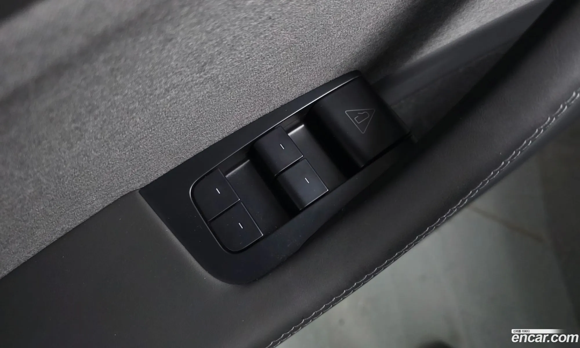 Tesla Model Y 2025 LRWYGCFJ0SC213139 — 9