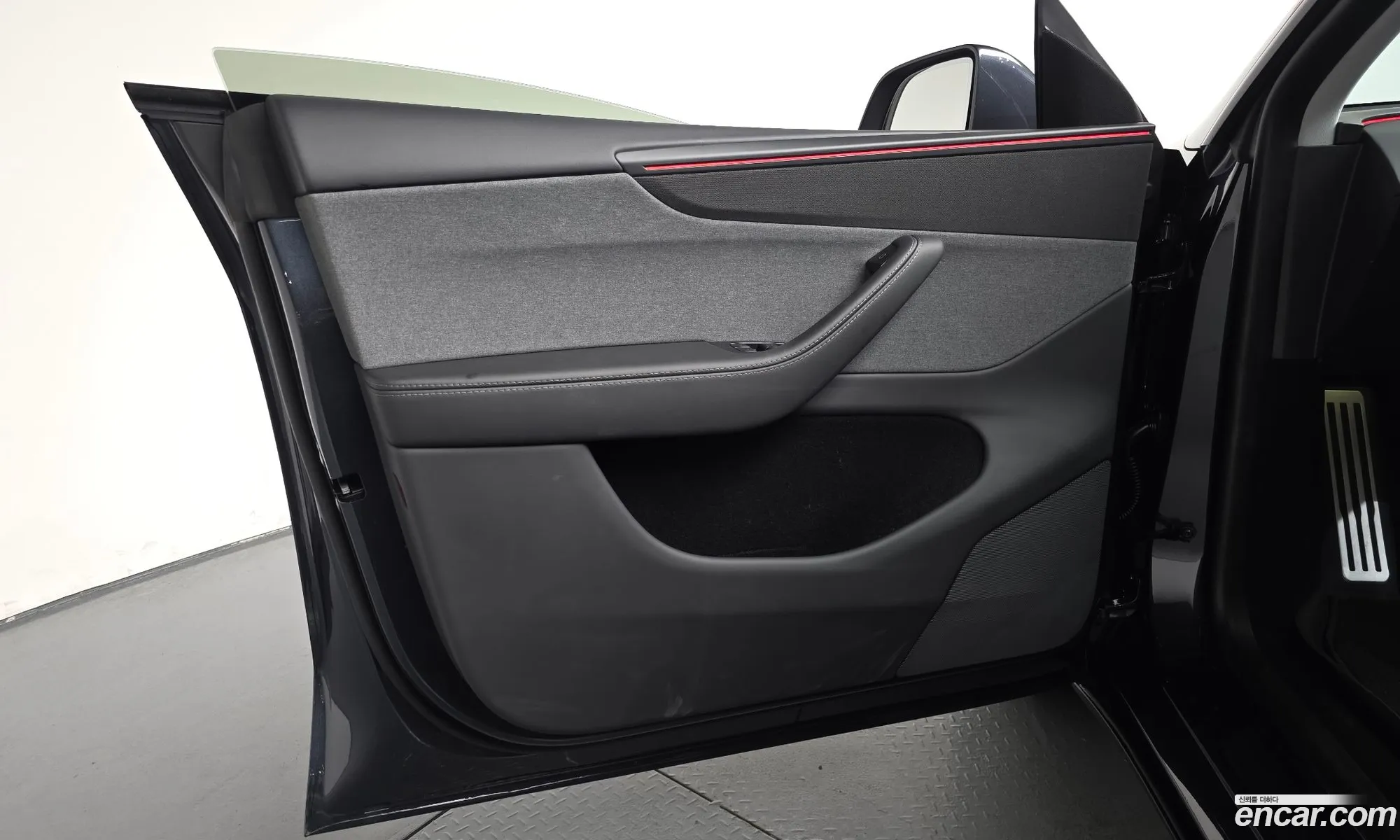 Tesla Model Y 2025 LRWYGCFJ0SC213139 — 15