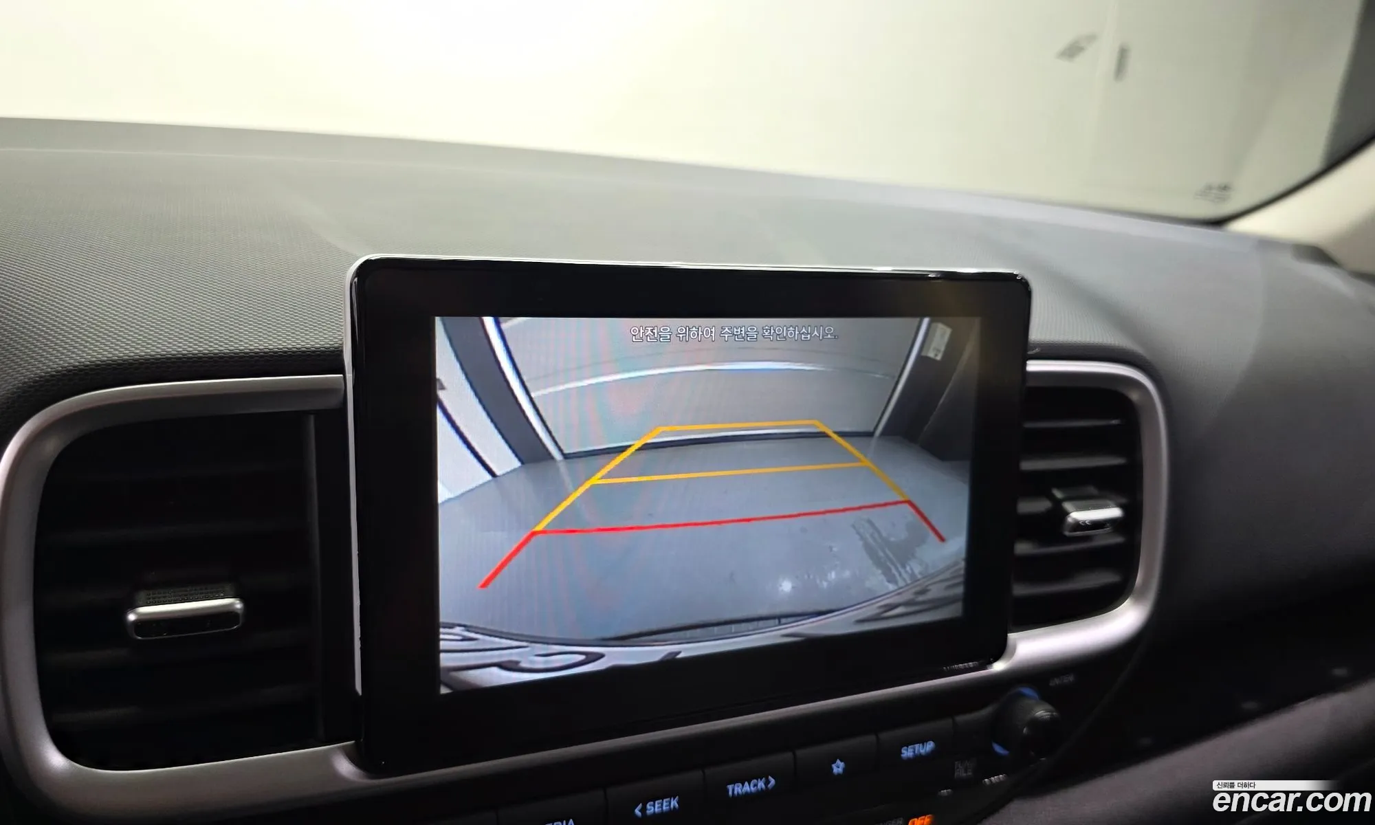 Hyundai Venue 2019 KMHRA813ELU022429 — 17
