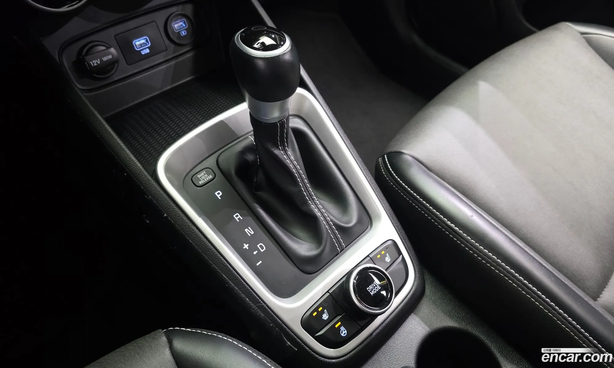 Hyundai Venue 2019 KMHRA813ELU022429 — 13