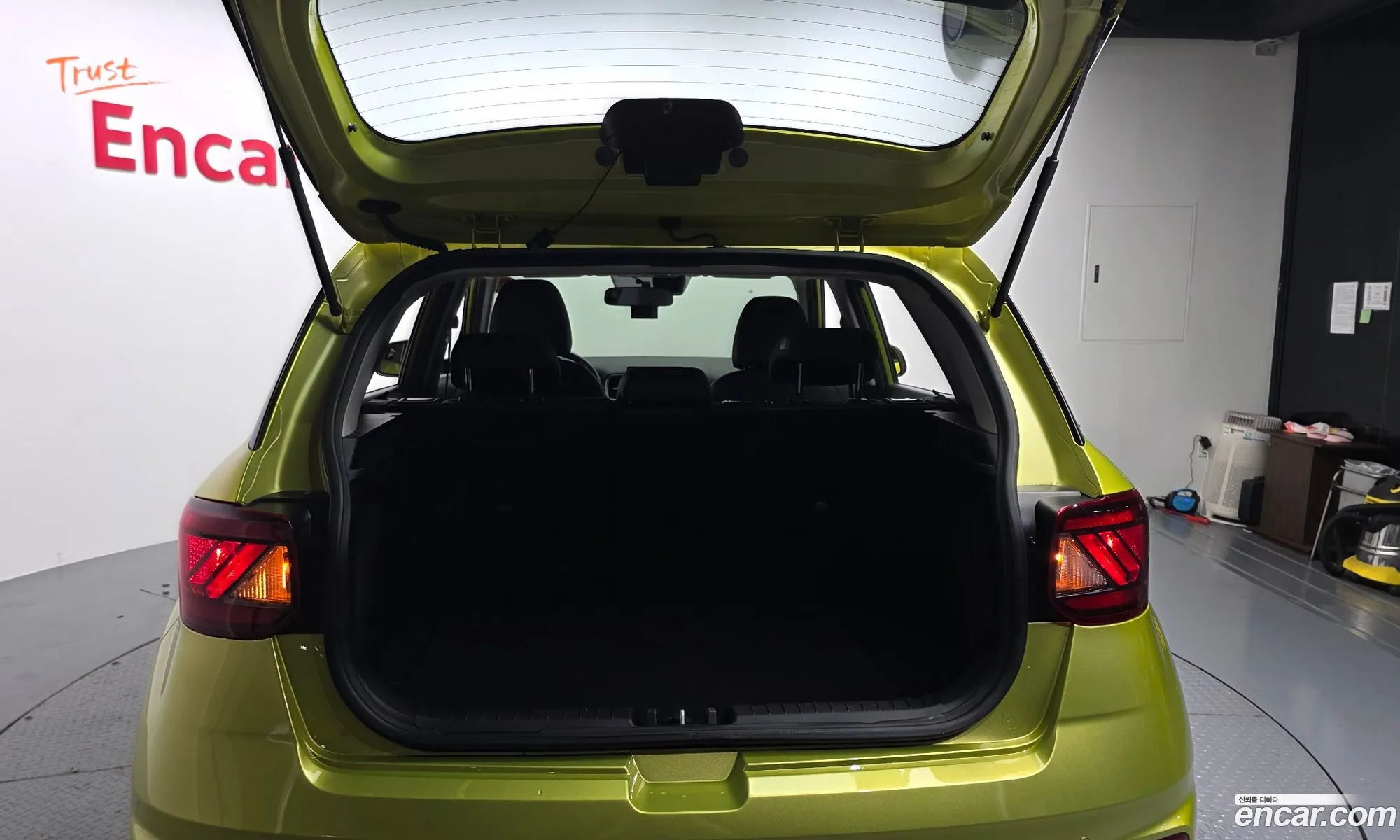 Hyundai Venue 2019 KMHRA813ELU022429 — 21
