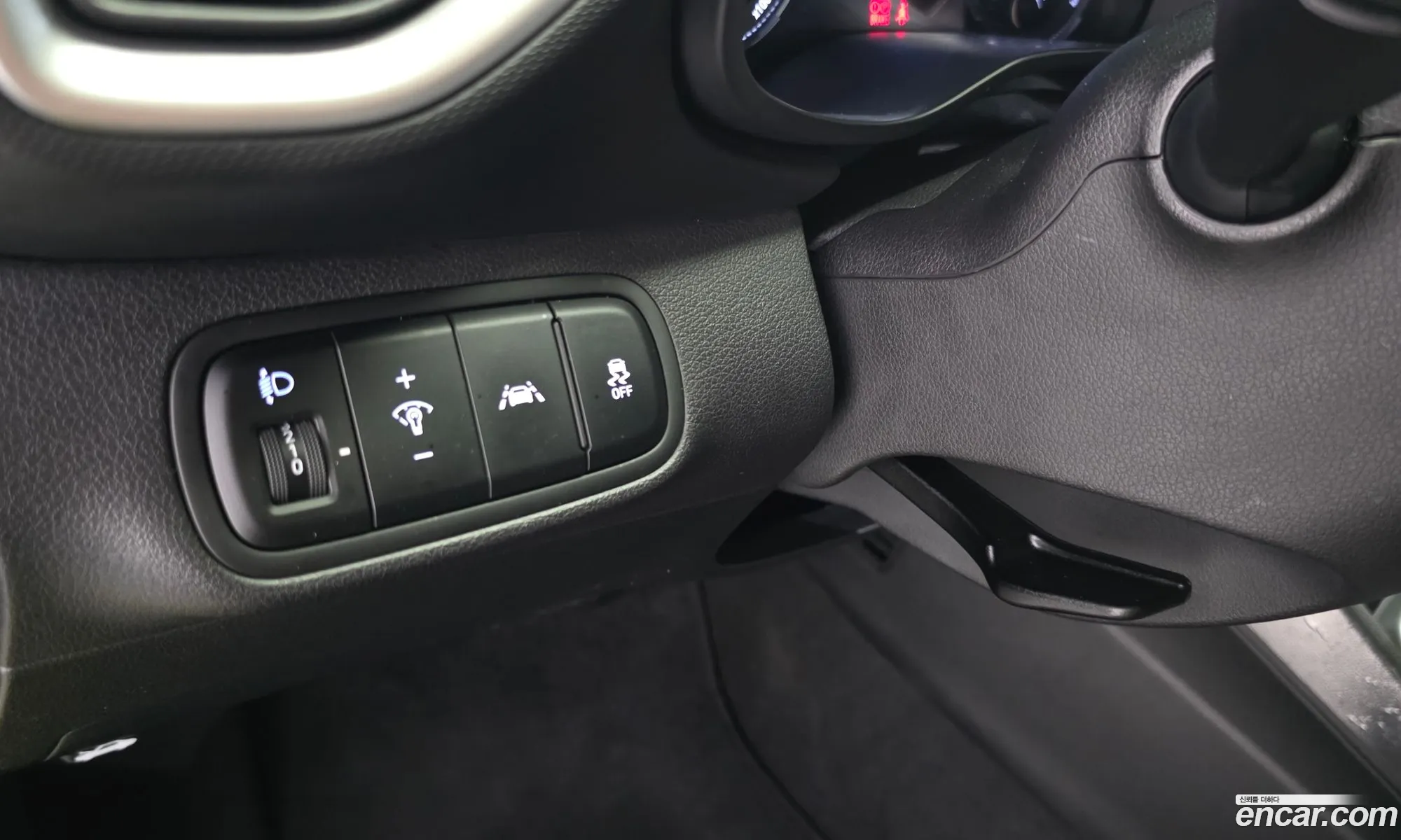 Hyundai Venue 2019 KMHRA813ELU022429 — 25